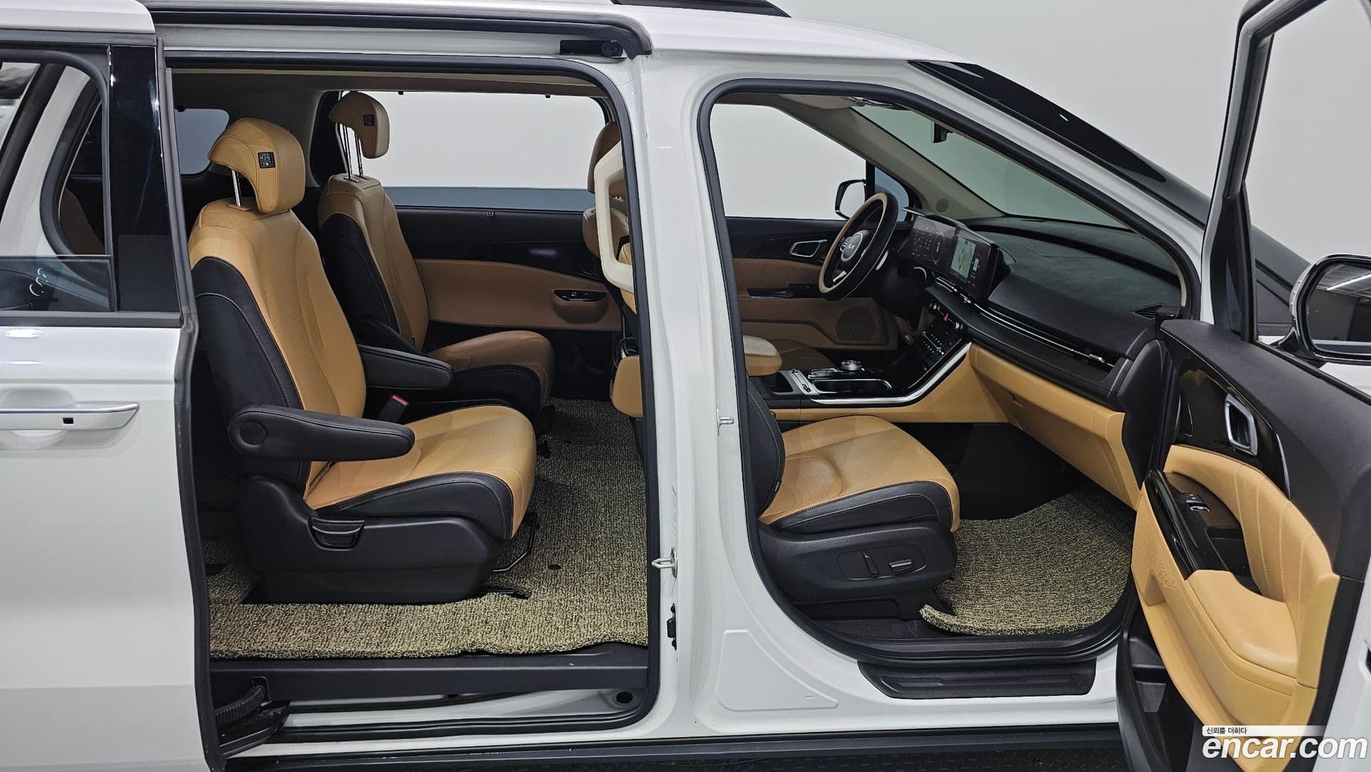 Main__Slider__Photo:Canival Kia 2021.10-11