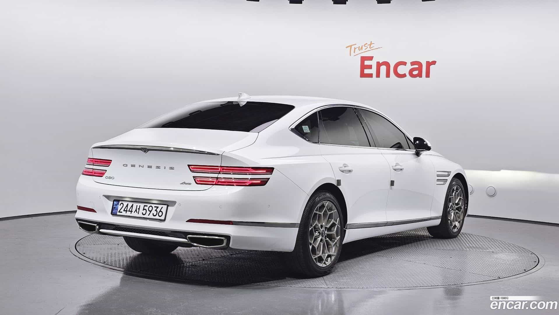 G80 Genesis 2024.0-OUTER-002