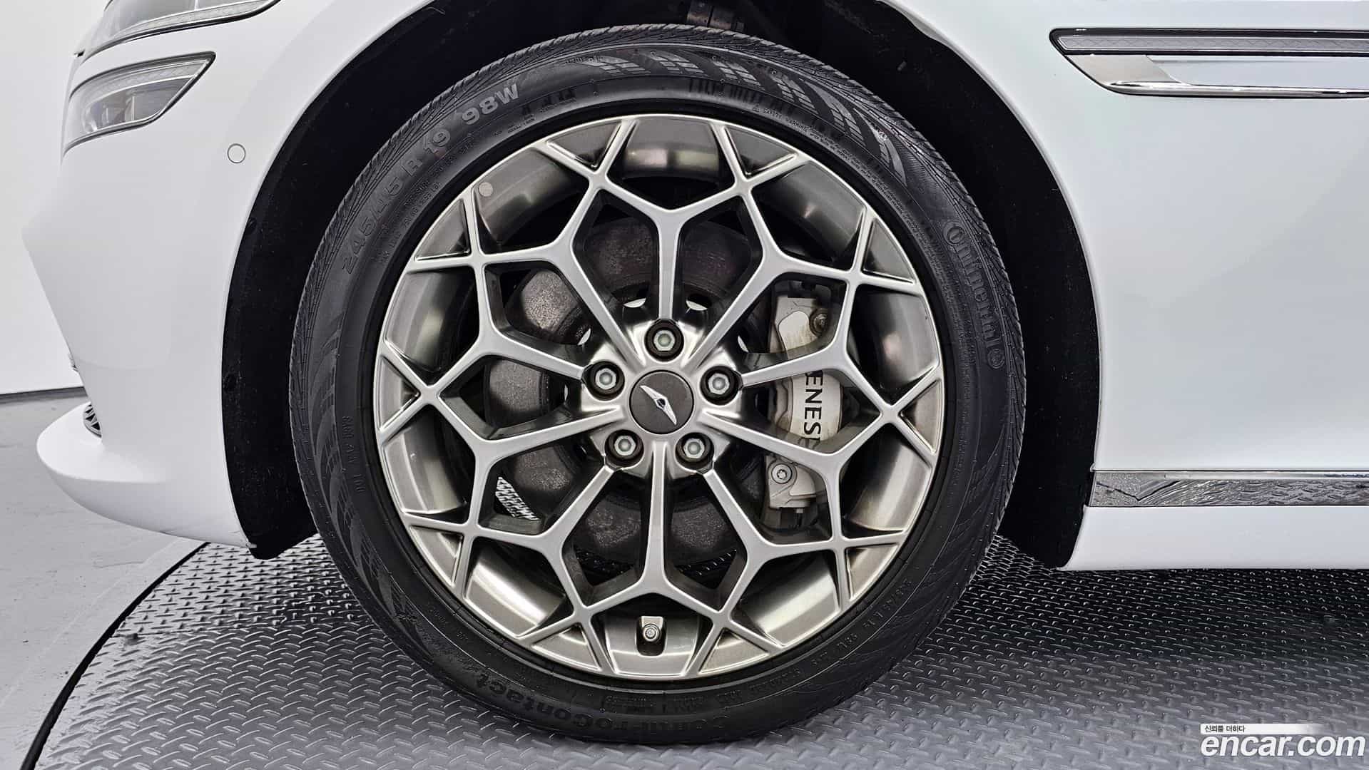 G80 Genesis 2024.0-OUTER-005