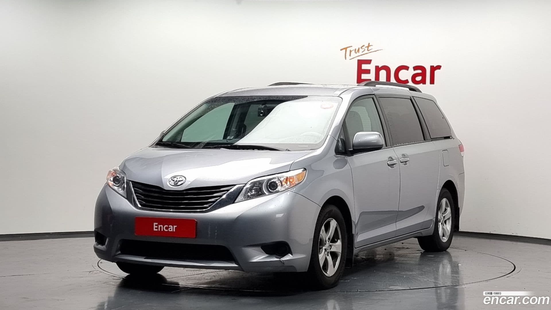 Main__Slider__Photo:Sienna Toyota 2013.11-0