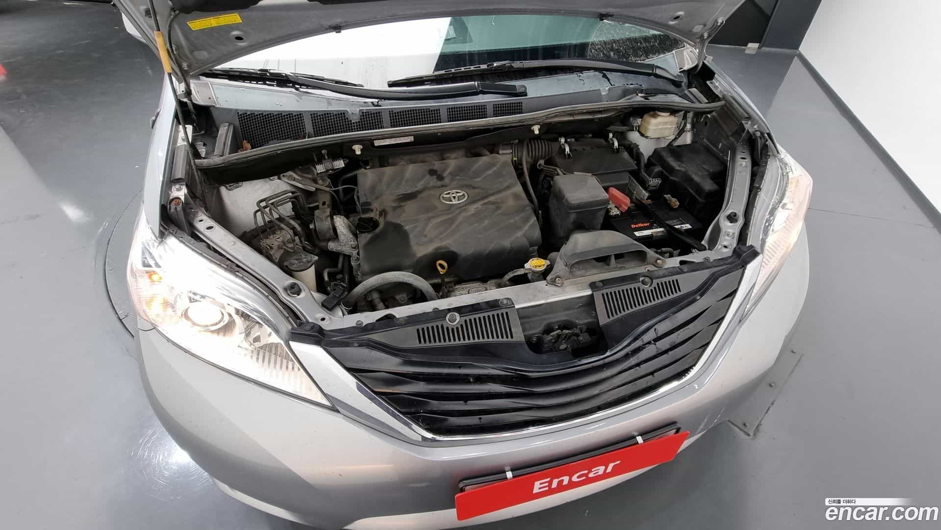 Sienna Toyota 2013.11-INNER-006