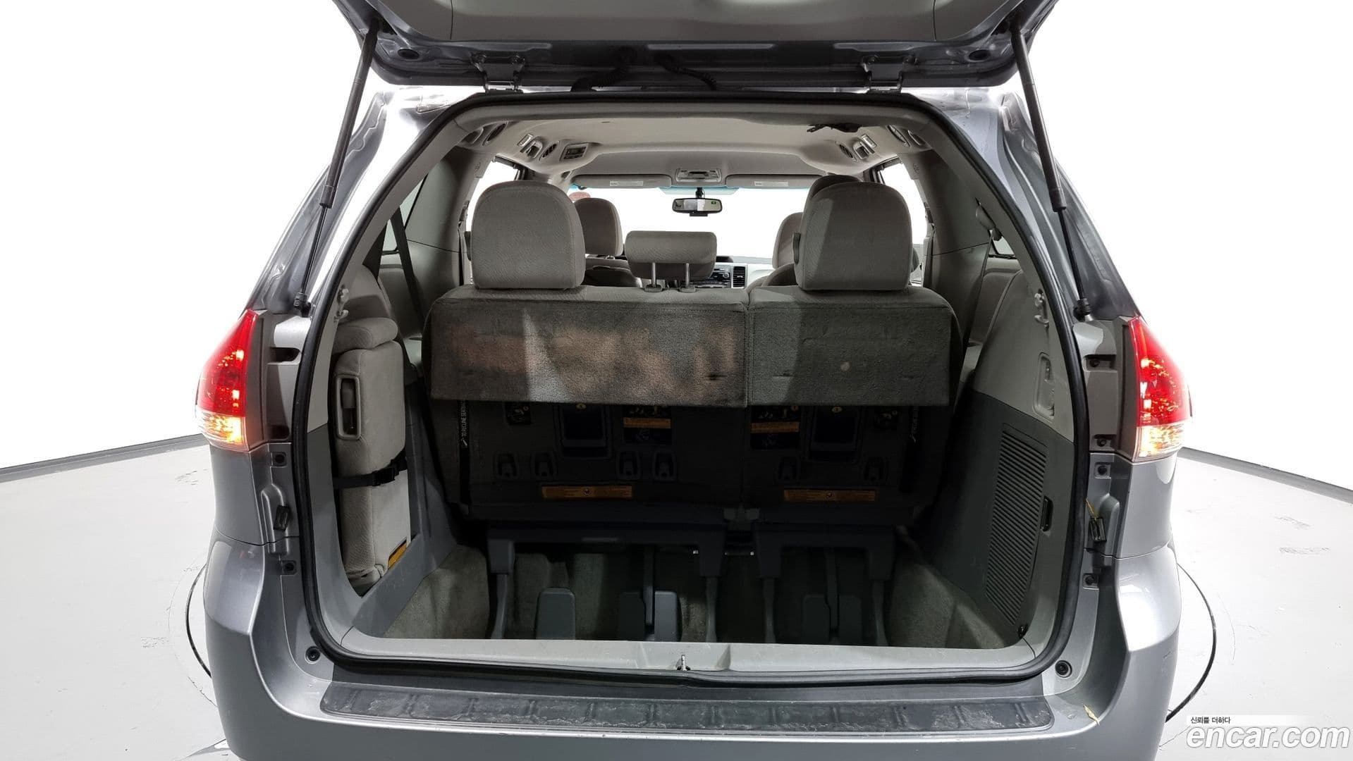 Main__Slider__Photo:Sienna Toyota 2013.11-19