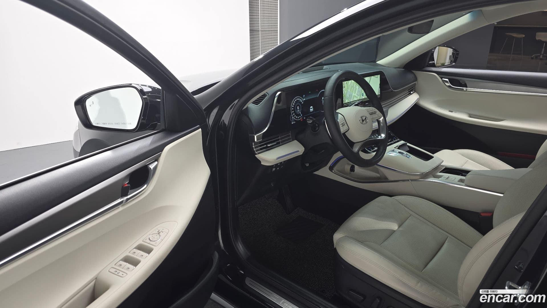 Main__Slider__Photo:Grandeur Hyundai 2021.5-9