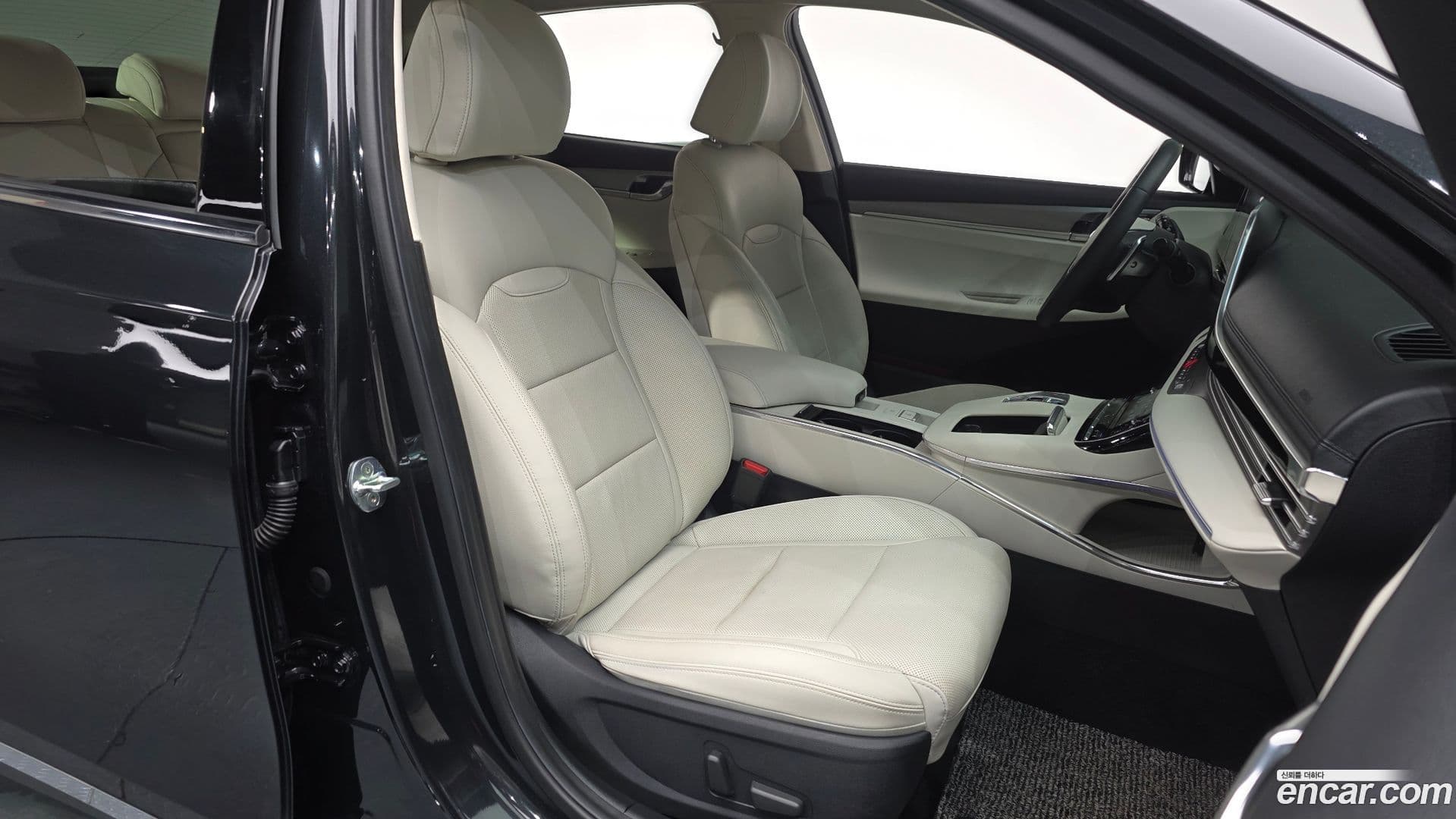 Main__Slider__Photo:Grandeur Hyundai 2021.5-10