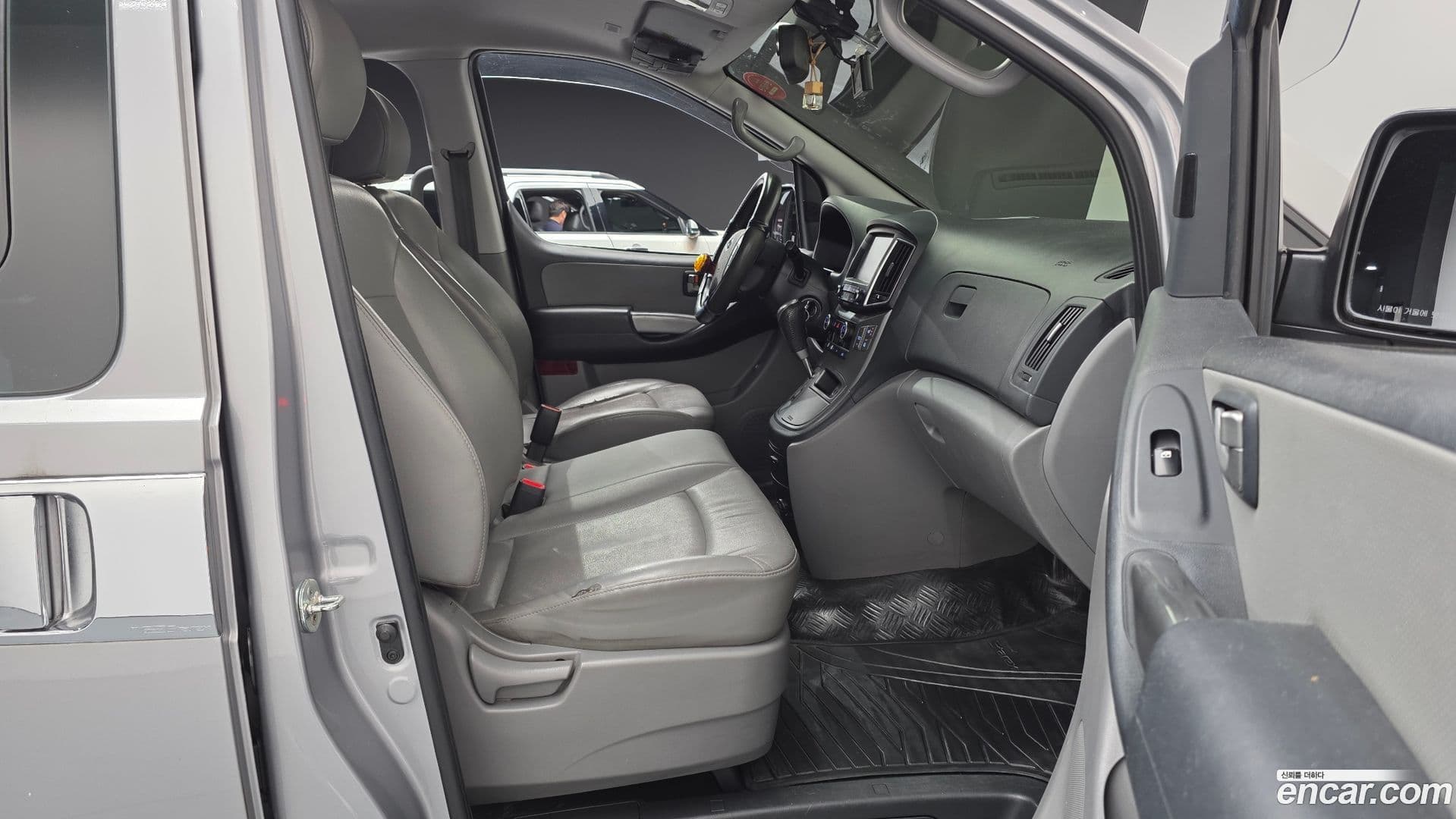 Main__Slider__Photo:Starex Hyundai 2017.10-9