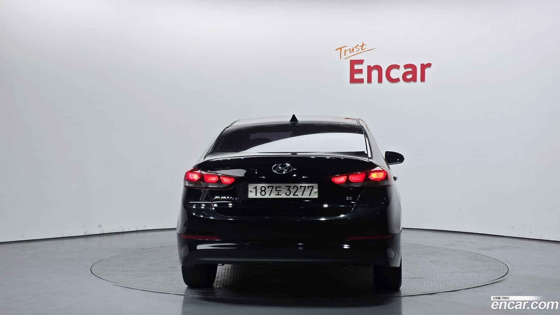 Main__Slider__Photo:AVANTE Hyundai 2017.9-3