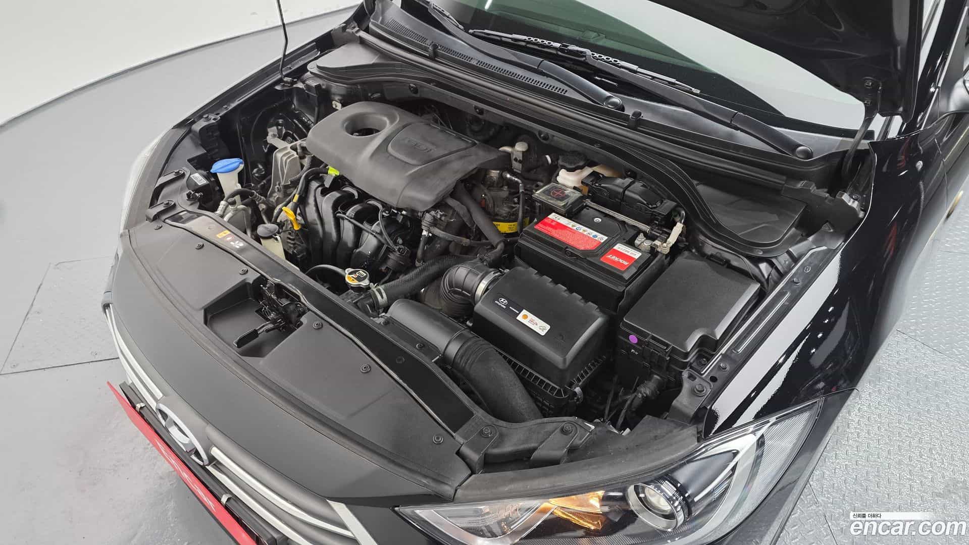 AVANTE Hyundai 2017.9-INNER-006