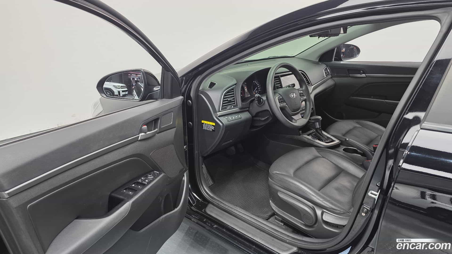 AVANTE Hyundai 2017.9-OPTION-015