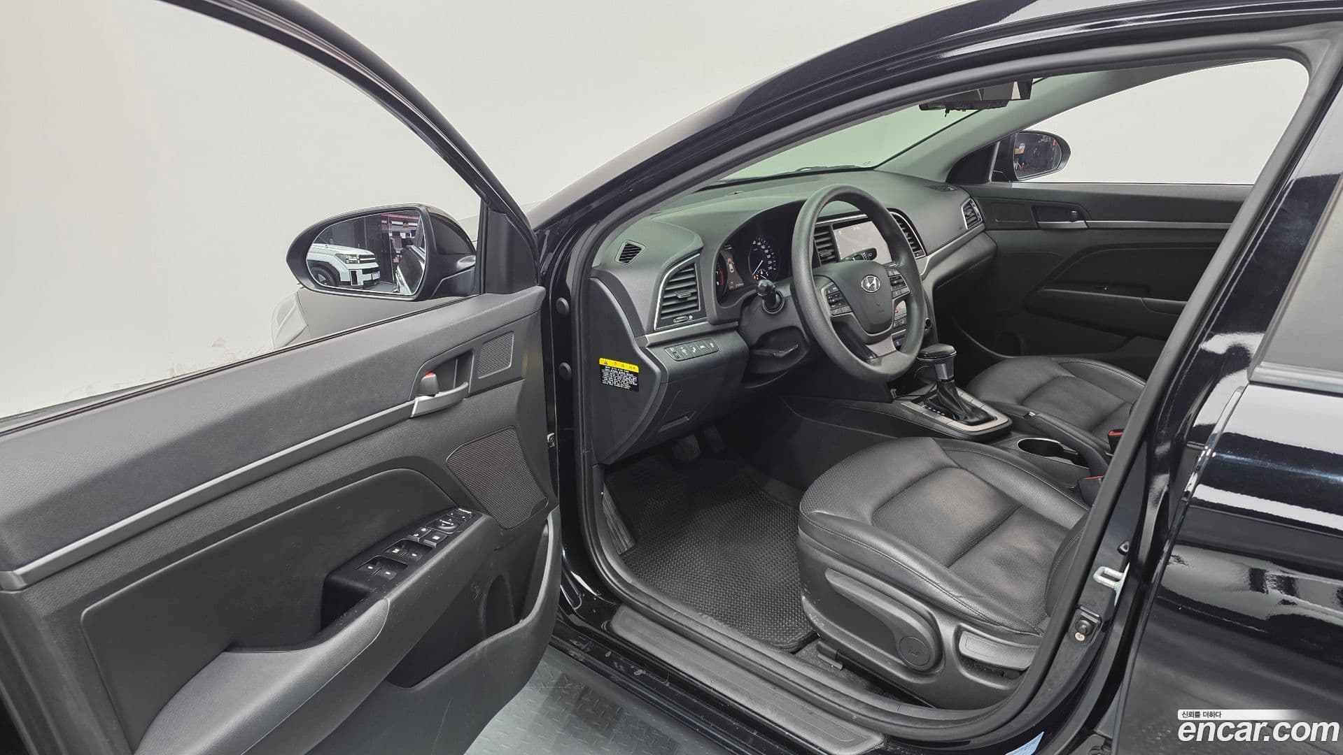 Main__Slider__Photo:AVANTE Hyundai 2017.9-9