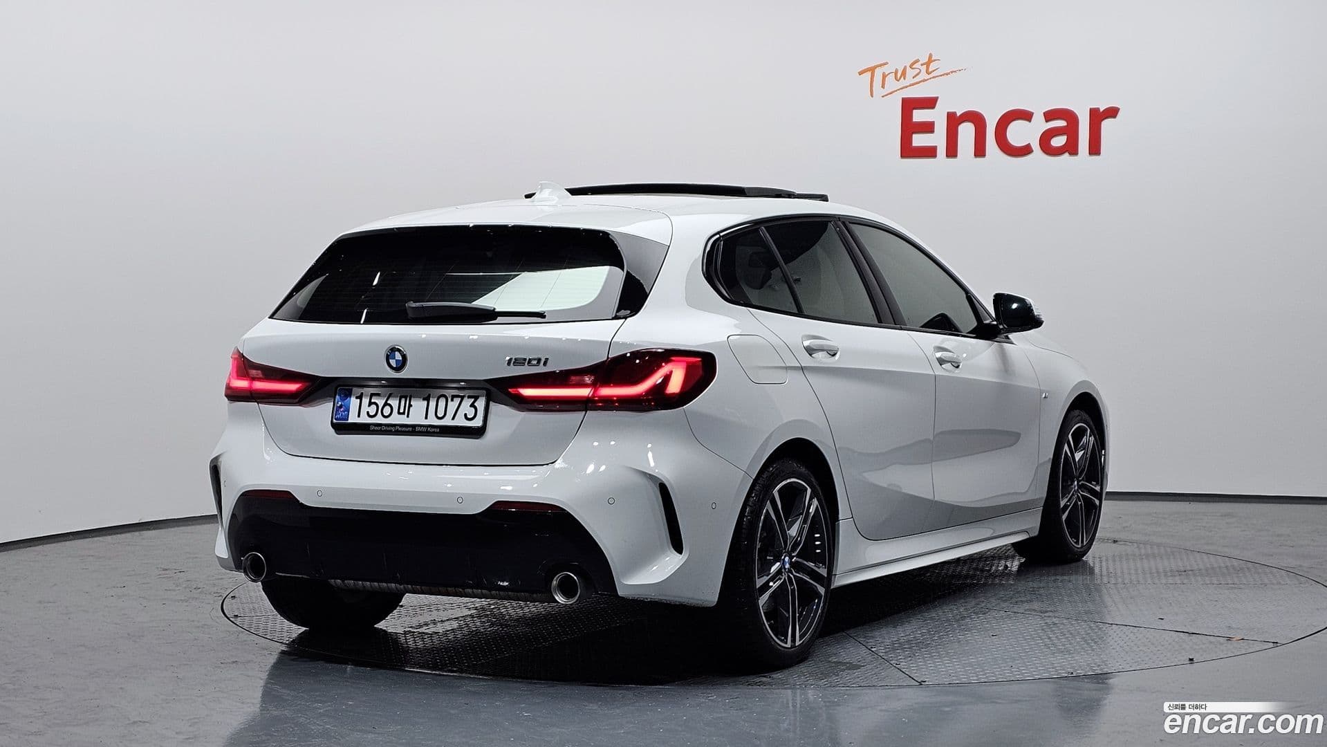 Main__Slider__Photo:1-Series BMW 2023.5-1