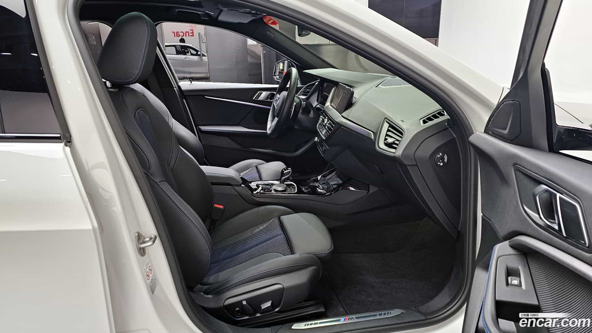 1-Series BMW 2023.5-INNER-010