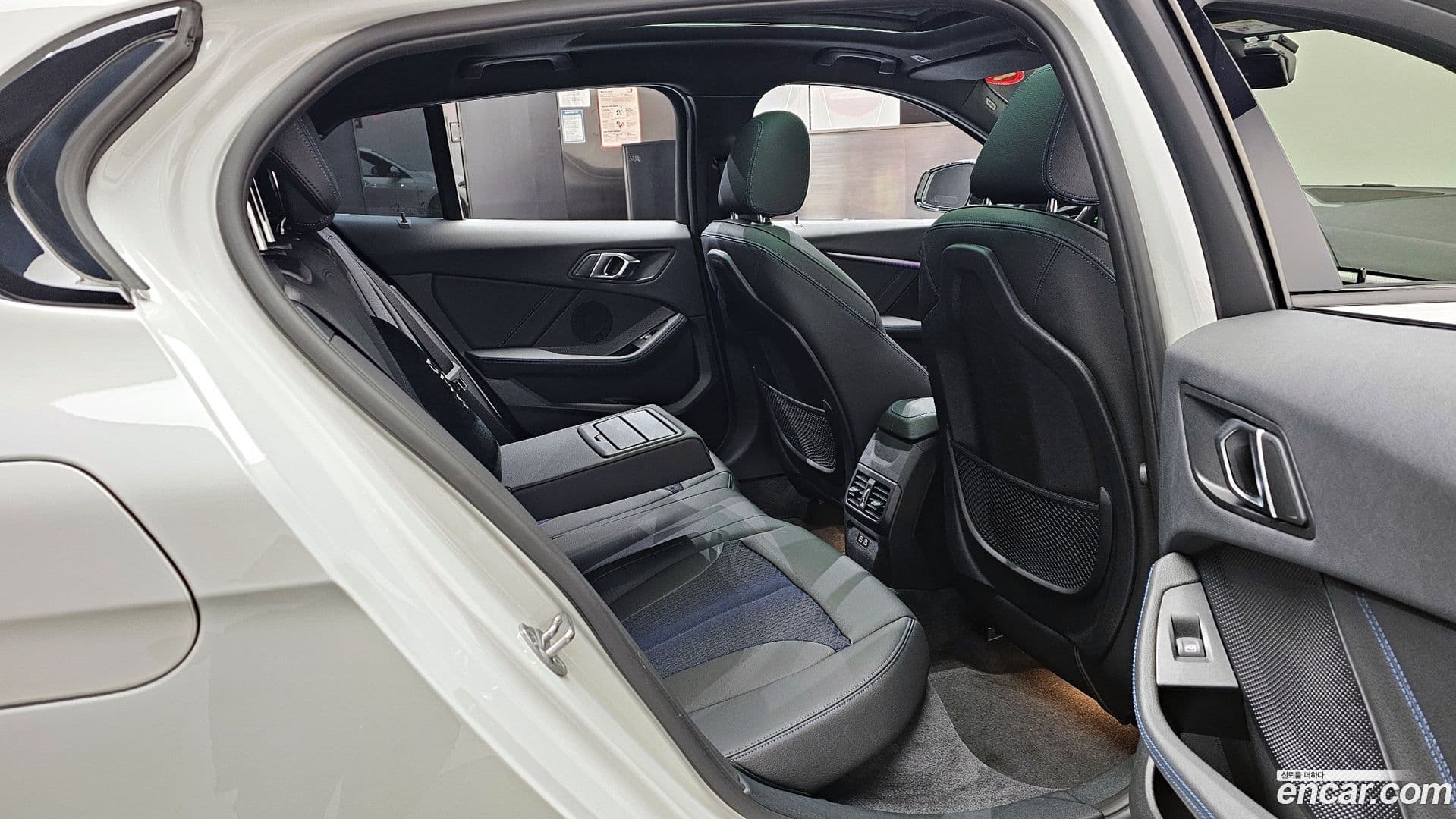 Main__Slider__Photo:1-Series BMW 2023.5-11