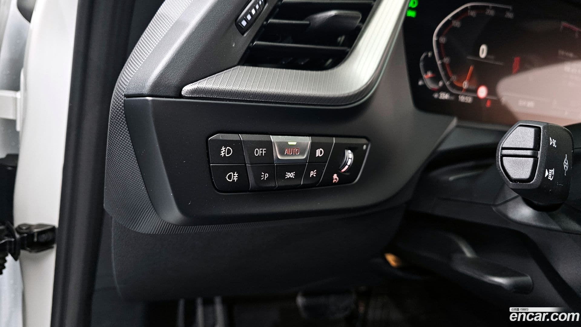 Main__Slider__Photo:1-Series BMW 2023.5-16