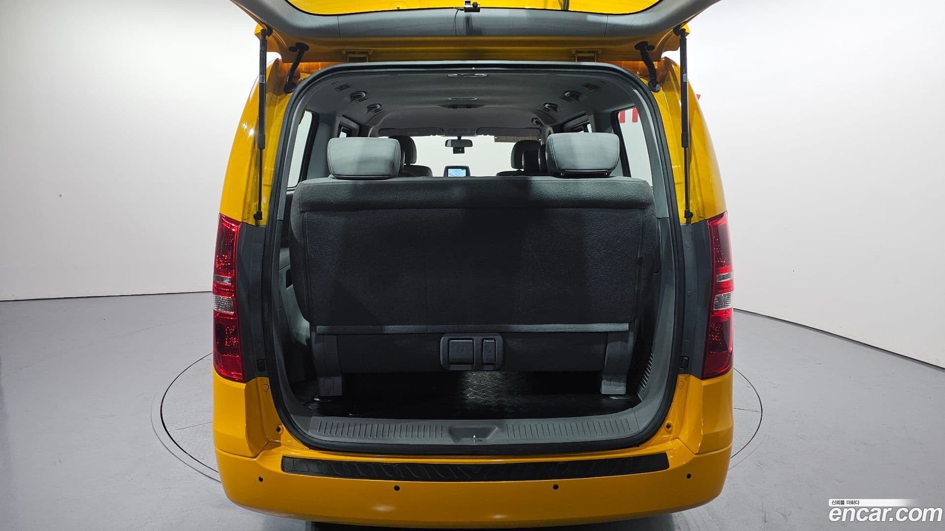 Main__Slider__Photo:Starex Hyundai 2019.8-19