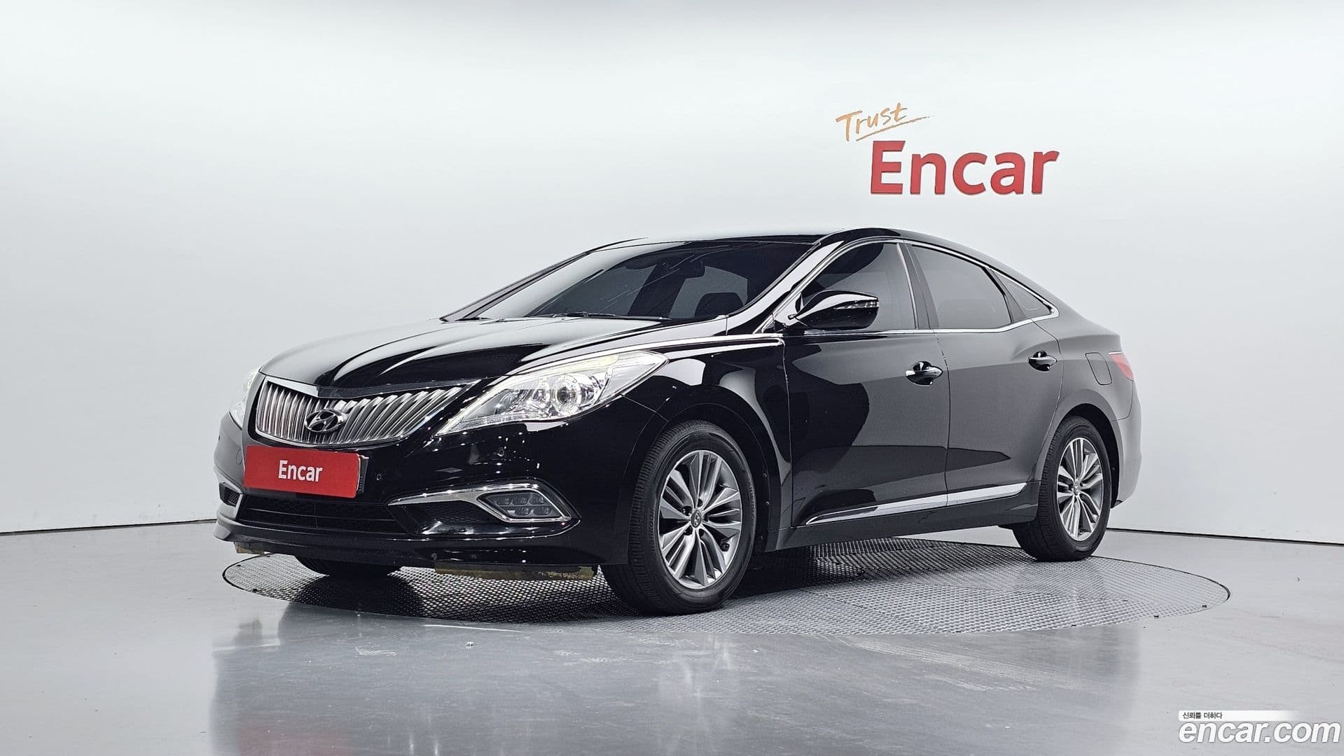 Main__Slider__Photo:Grandeur Hyundai 2015.3-0