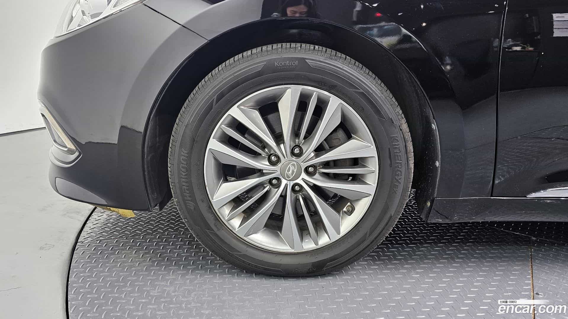 Grandeur Hyundai 2015.3-OUTER-005