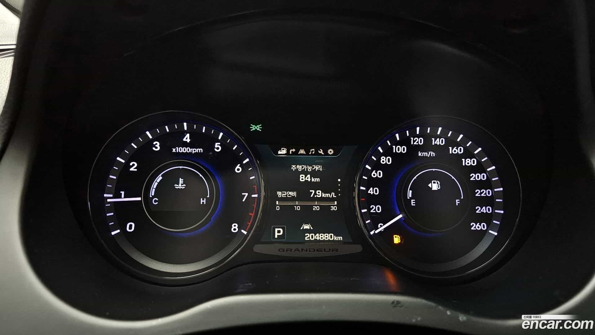 Grandeur Hyundai 2015.3-INNER-008