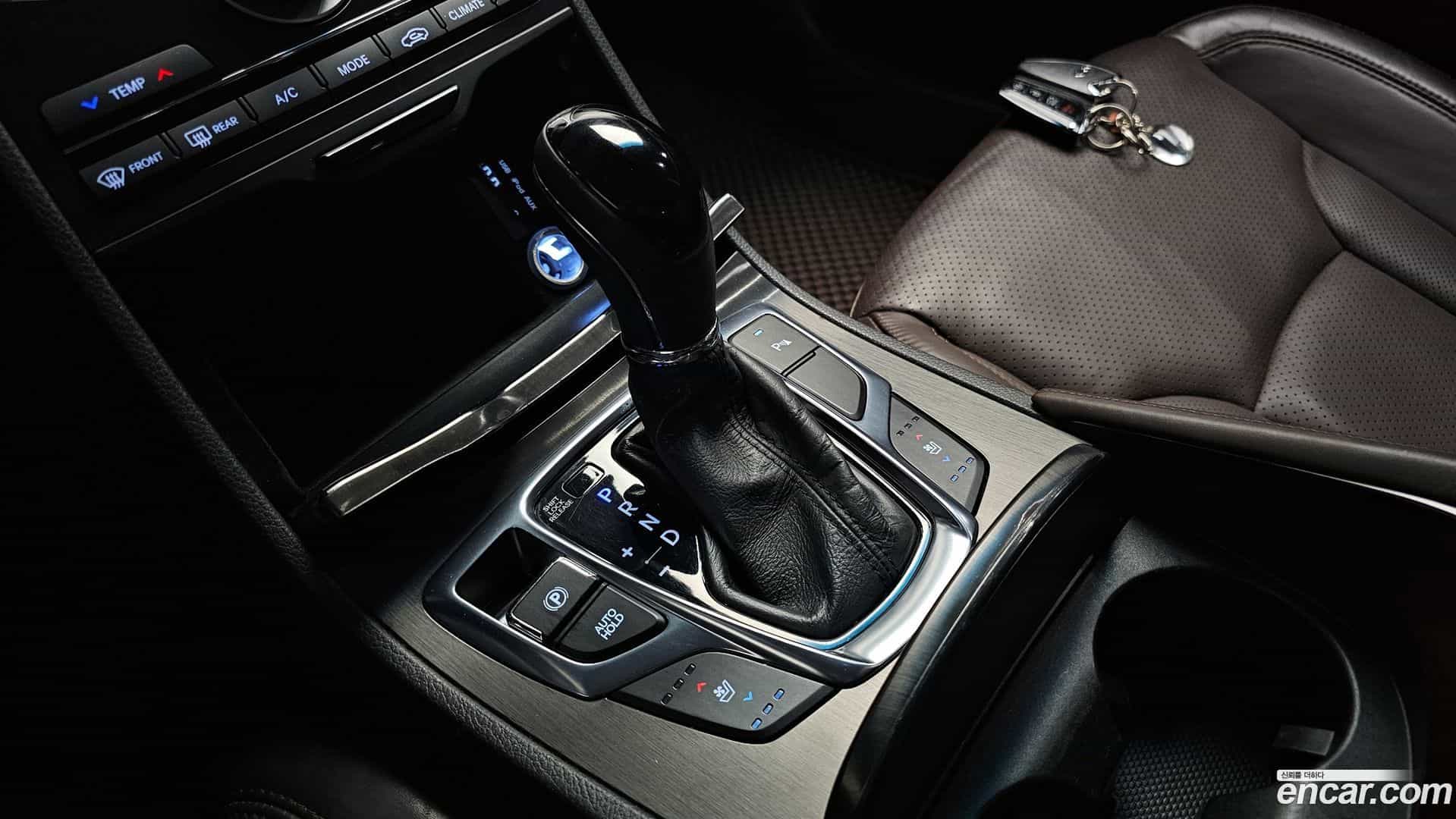 Grandeur Hyundai 2015.3-INNER-009