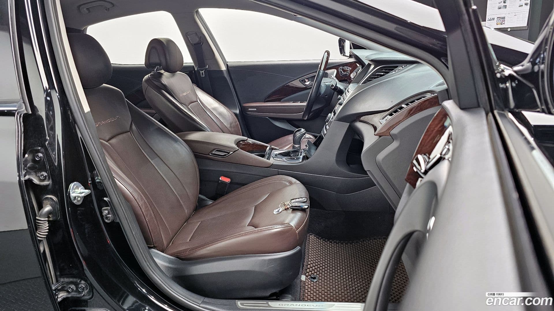 Main__Slider__Photo:Grandeur Hyundai 2015.3-10