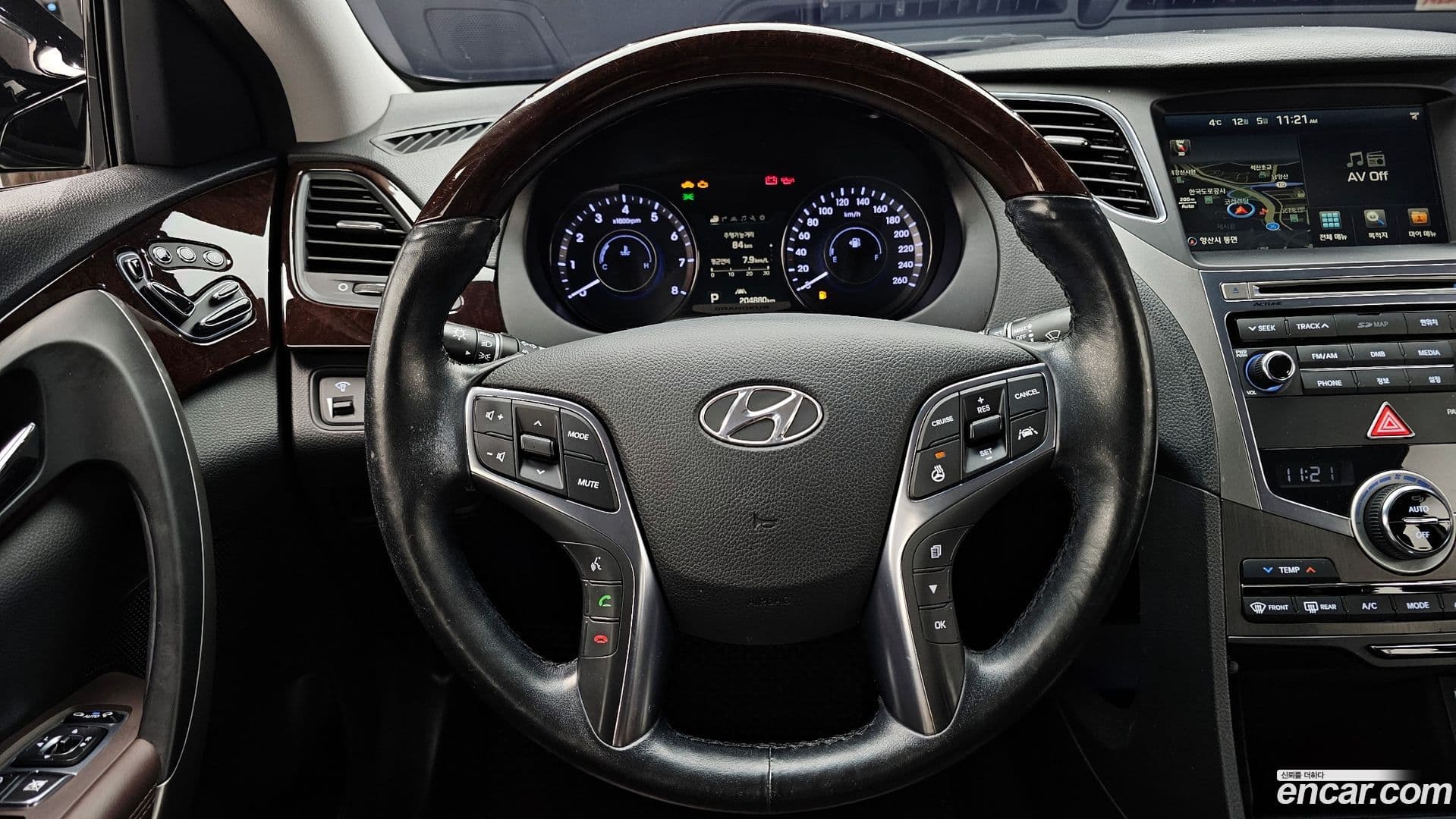 Main__Slider__Photo:Grandeur Hyundai 2015.3-13