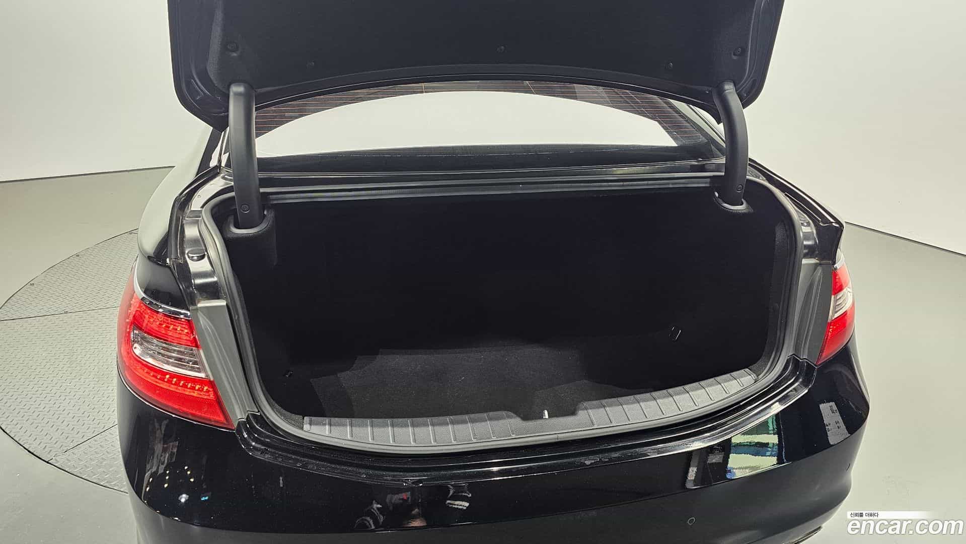 Grandeur Hyundai 2015.3-OPTION-024