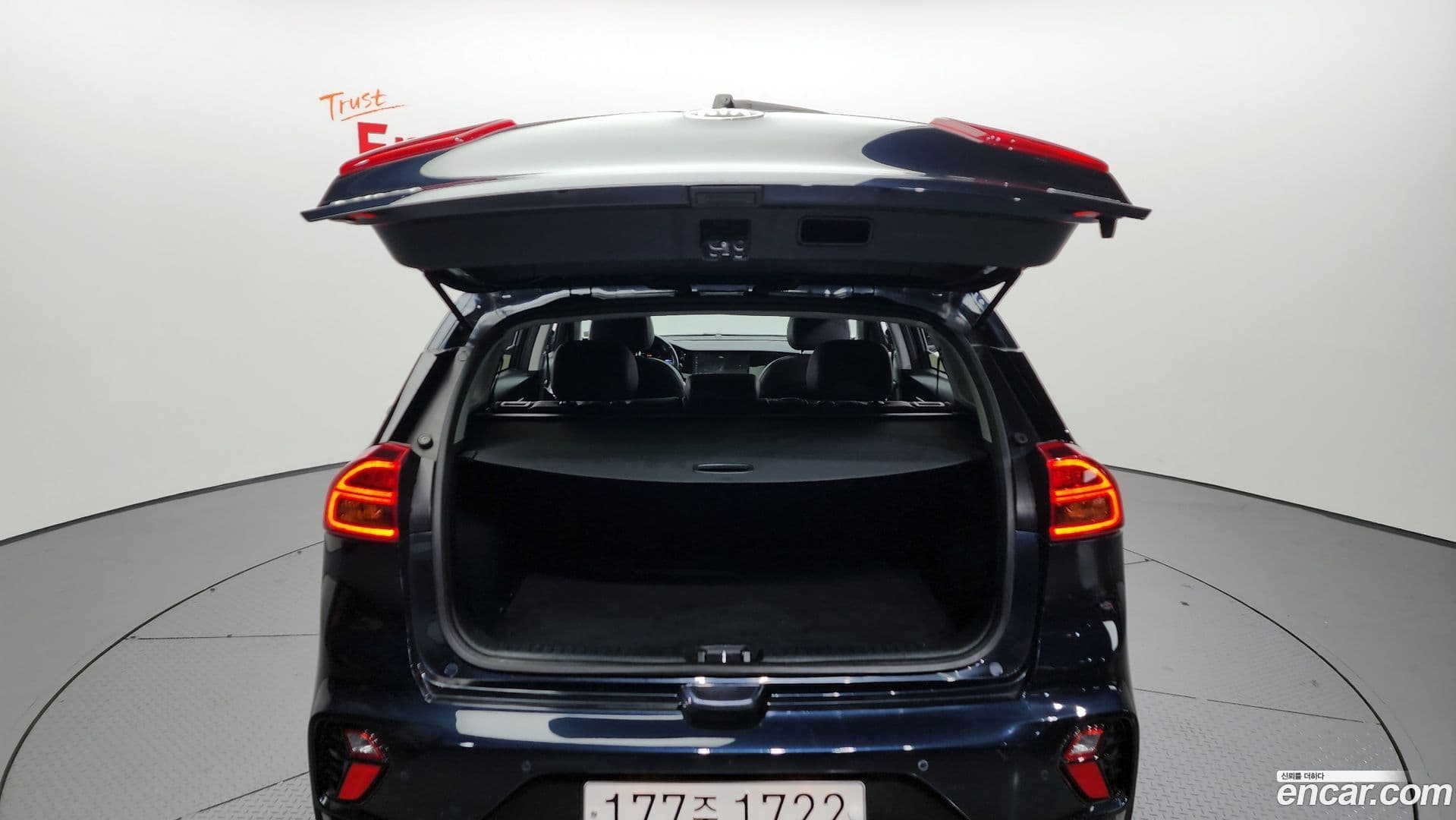 Main__Slider__Photo:Niro Kia 2020.4-19