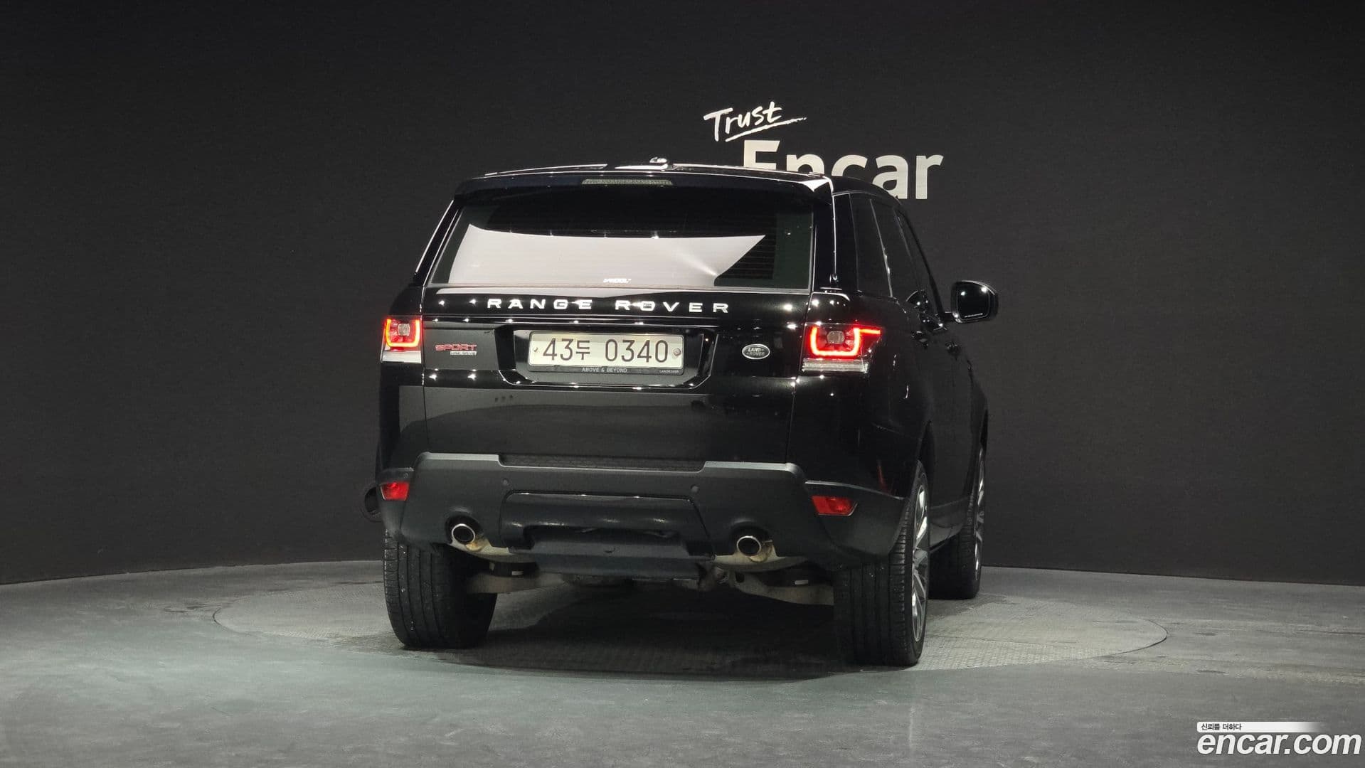 Main__Slider__Photo:Range Rover Sport Land Rover 2016.4-3