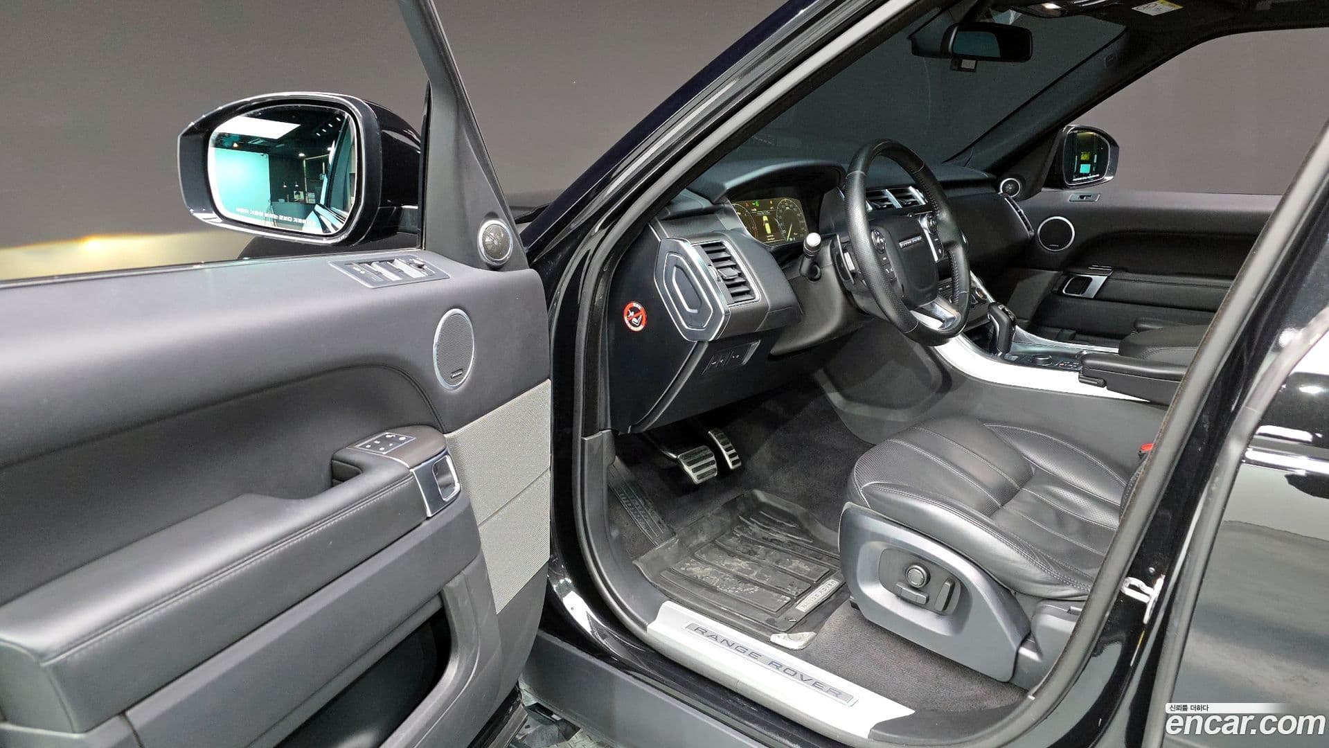 Main__Slider__Photo:Range Rover Sport Land Rover 2016.4-9