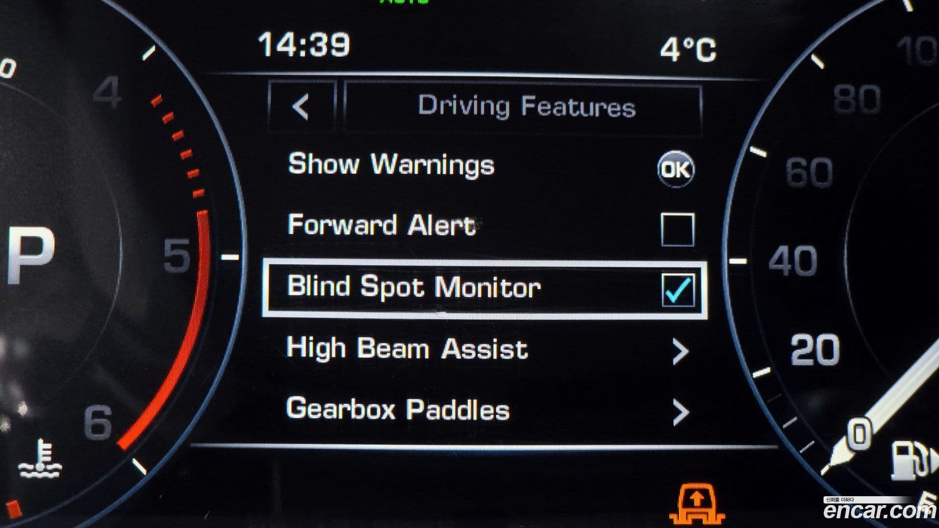 Main__Slider__Photo:Range Rover Sport Land Rover 2016.4-15