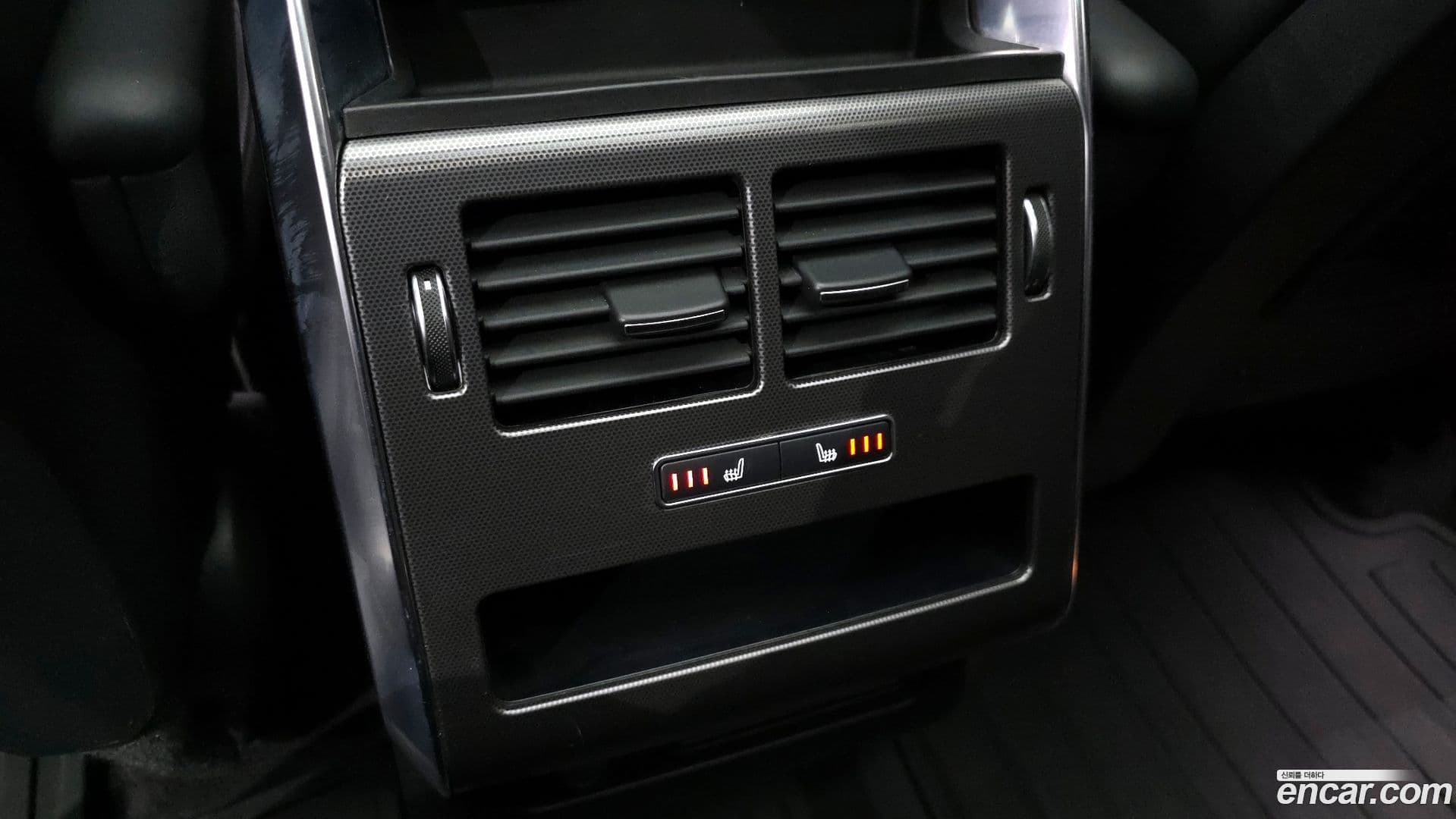 Main__Slider__Photo:Range Rover Sport Land Rover 2016.4-18