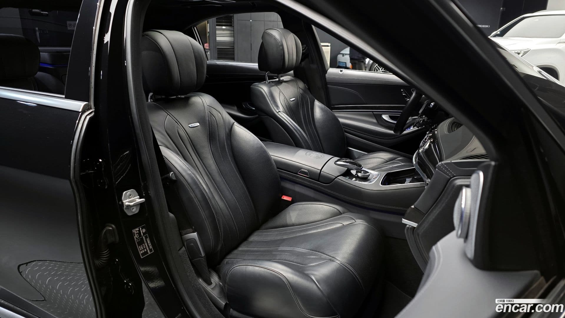 Main__Slider__Photo:S-Class Mercedes-Benz 2017.0-9