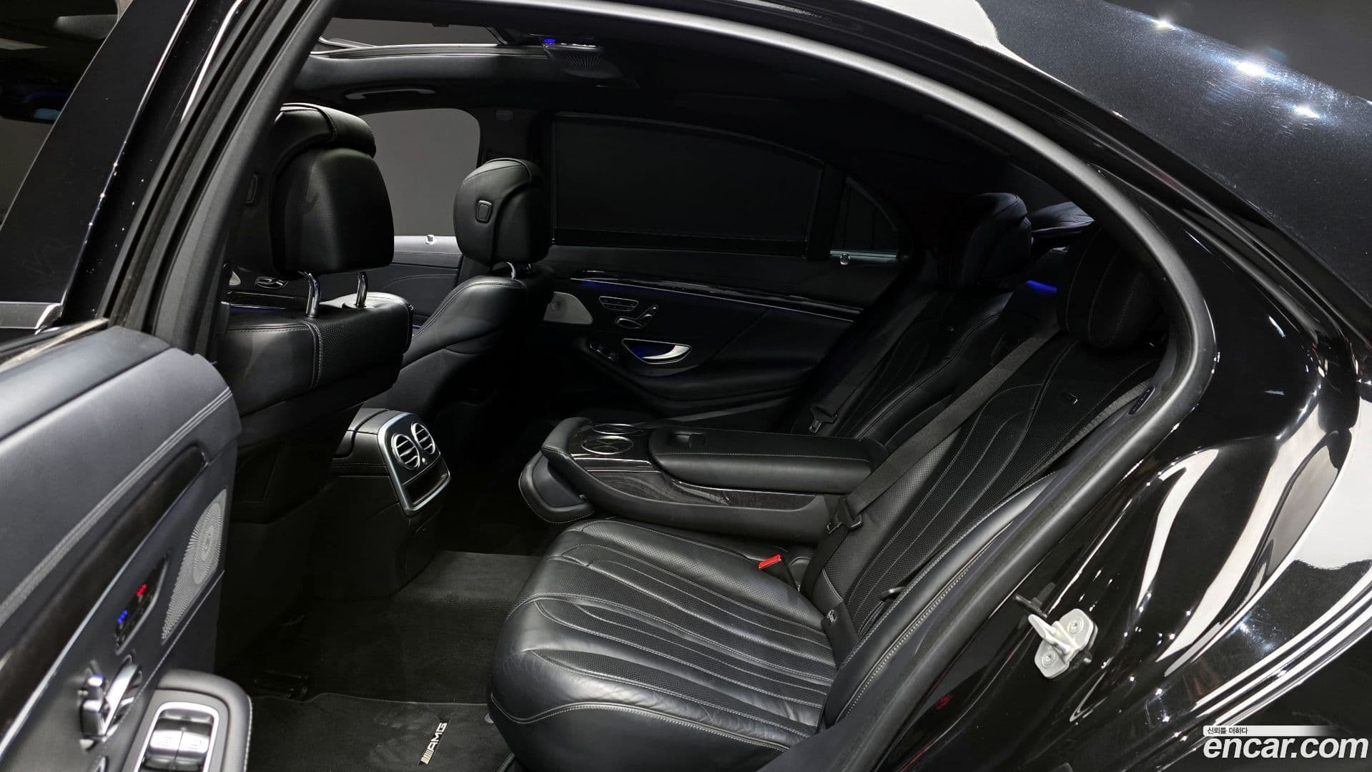 Main__Slider__Photo:S-Class Mercedes-Benz 2017.0-11