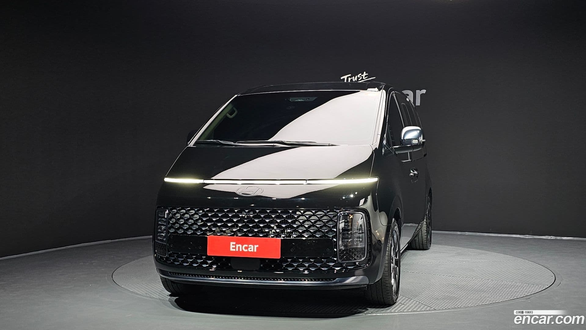 Main__Slider__Photo:Staria Hyundai 2024.8-2