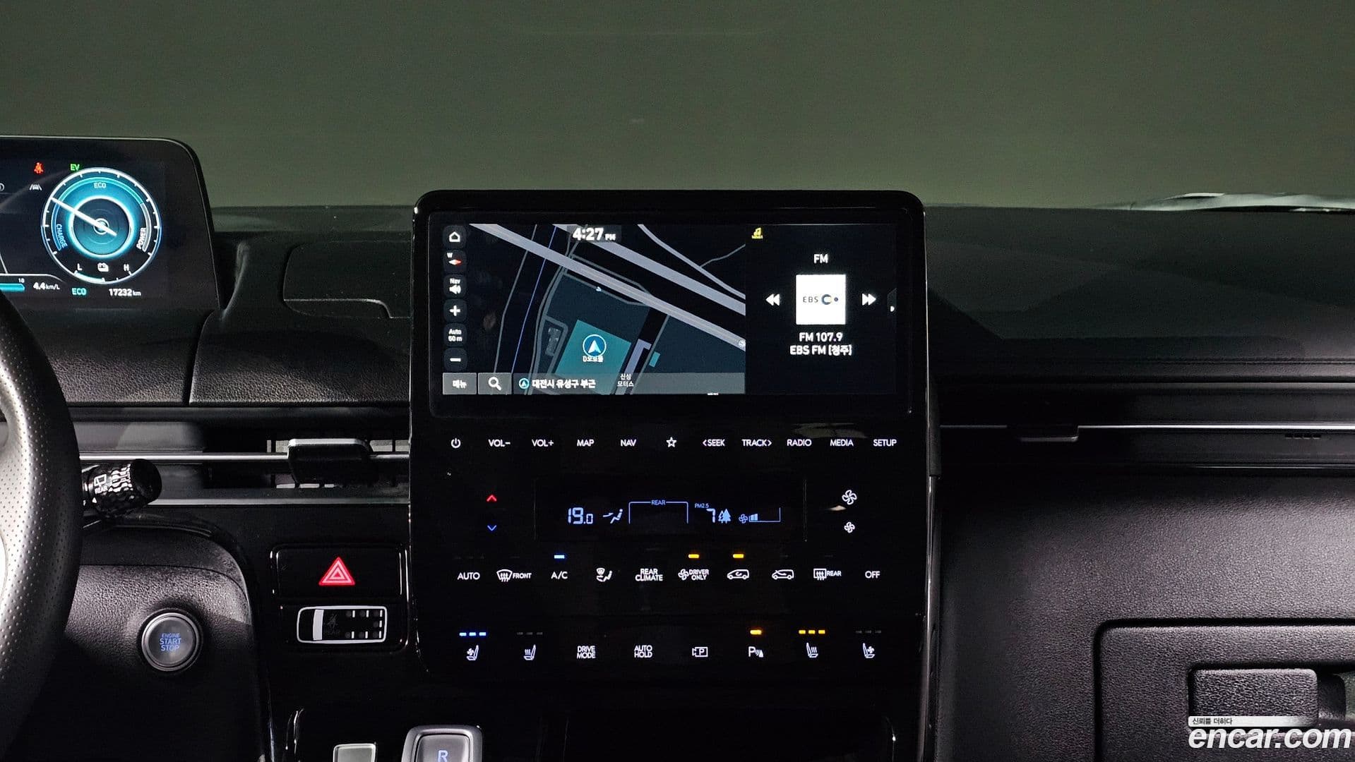 Main__Slider__Photo:Staria Hyundai 2024.8-16