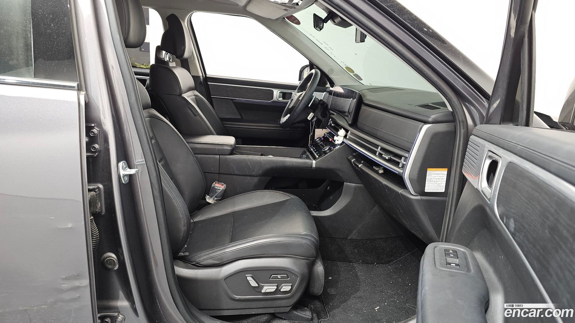 Main__Slider__Photo:Santafe Hyundai 2023.10-10