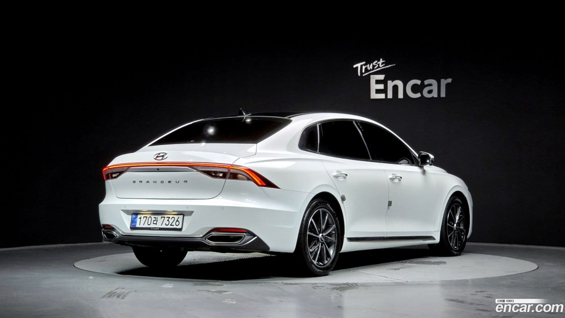 Main__Slider__Photo:Grandeur Hyundai 2021.9-1