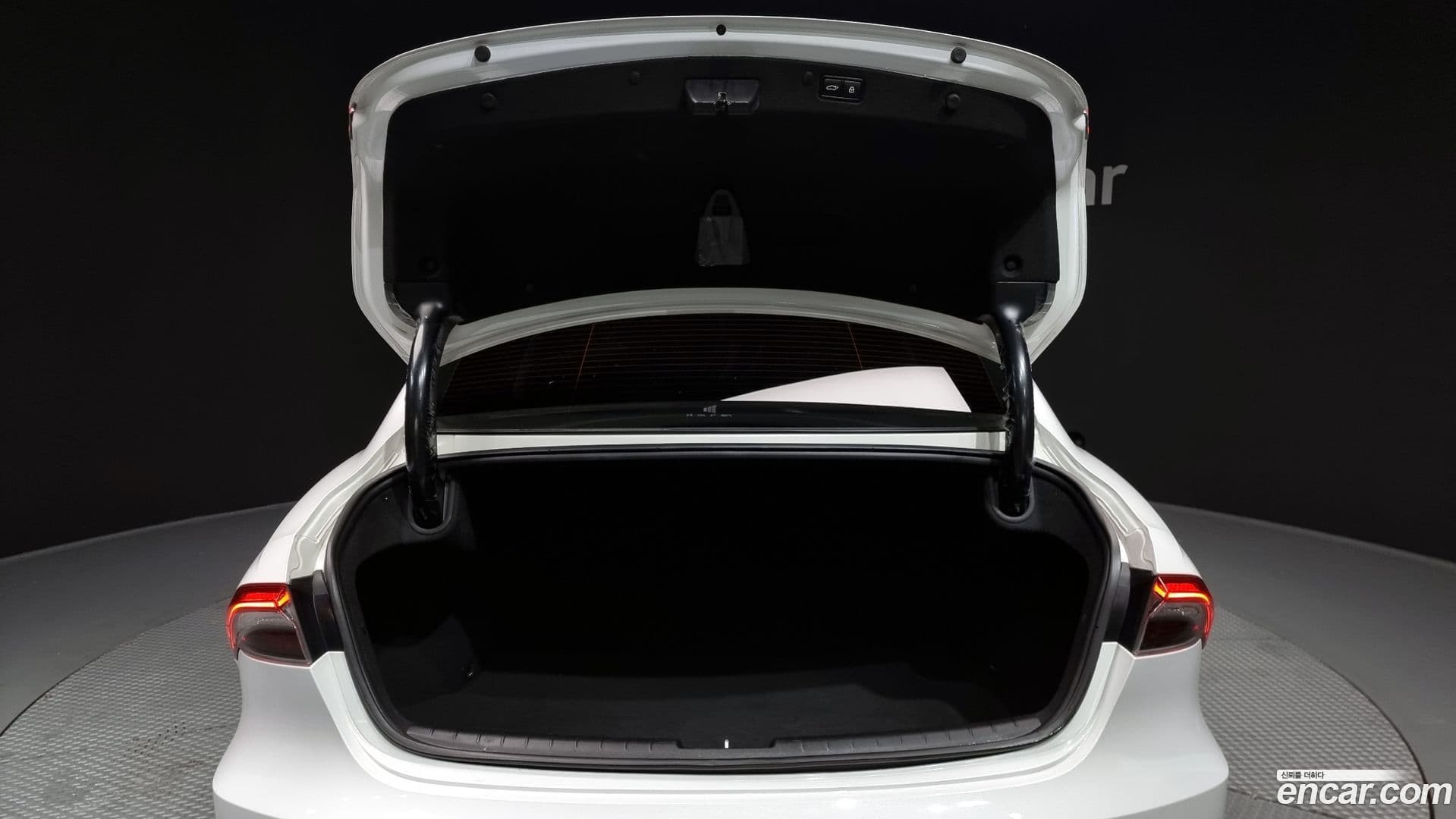 Main__Slider__Photo:Grandeur Hyundai 2021.9-19