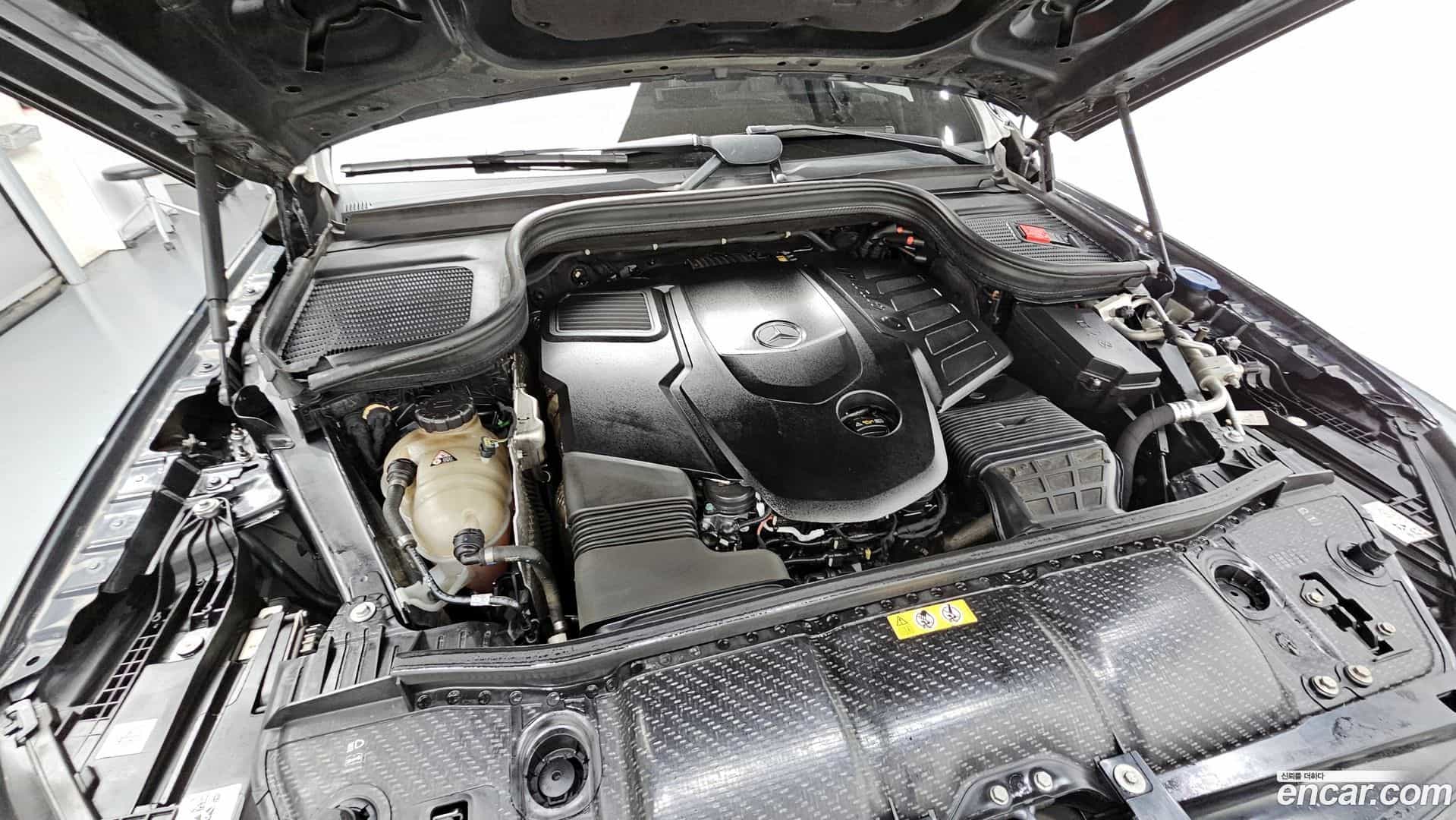 GLE-Class Mercedes-Benz 2021.1-INNER-006