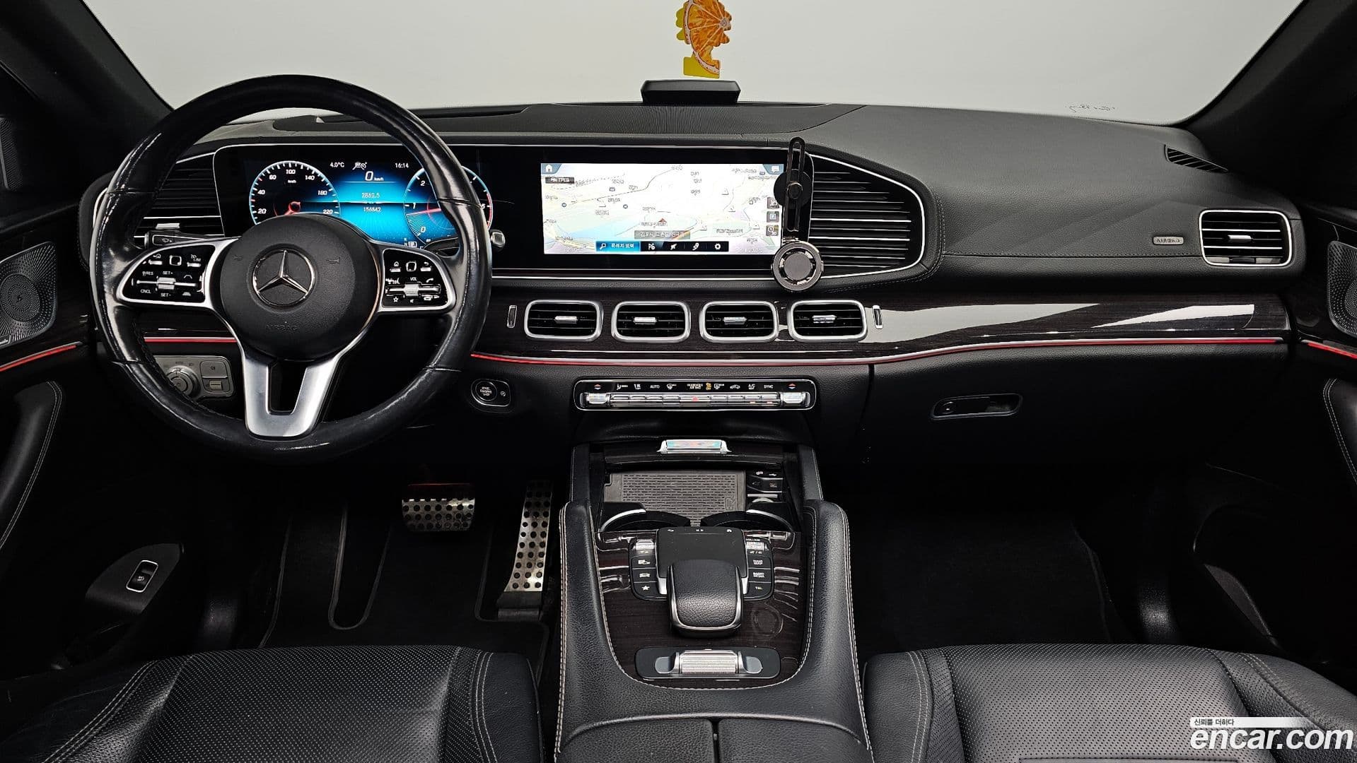 Main__Slider__Photo:GLE-Class Mercedes-Benz 2021.1-6