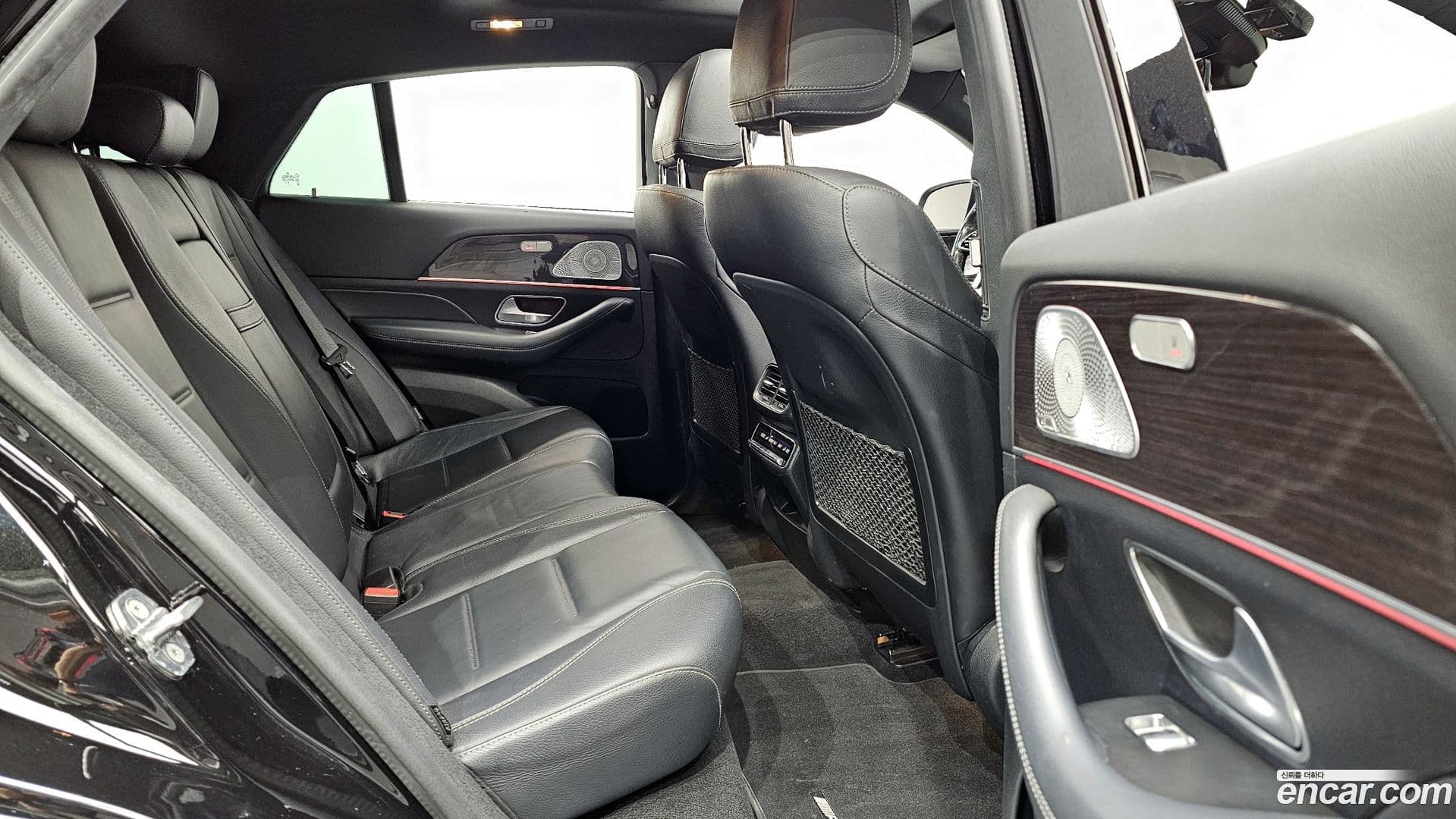 Main__Slider__Photo:GLE-Class Mercedes-Benz 2021.1-10