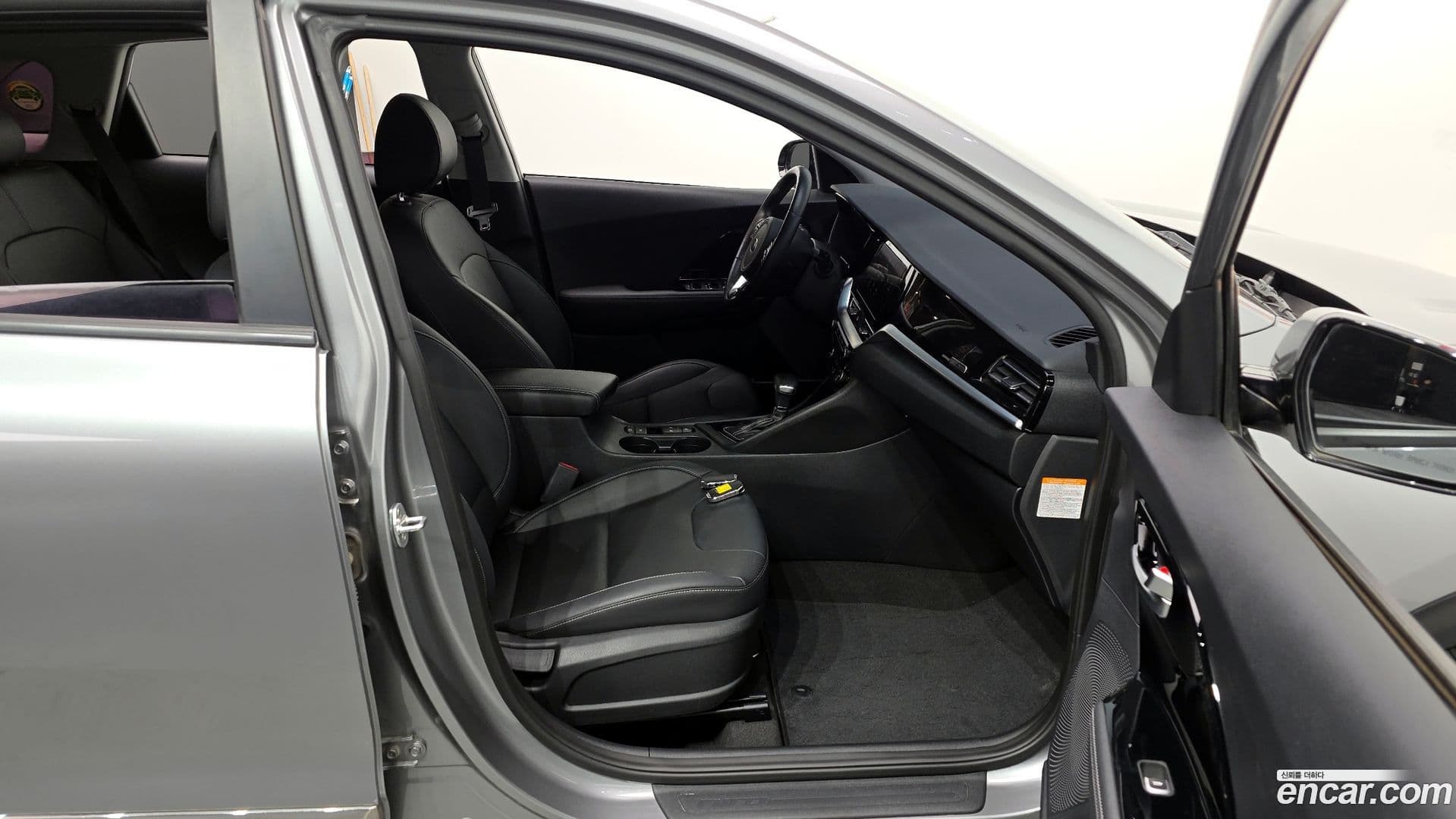 Main__Slider__Photo:Niro Kia 2020.8-10