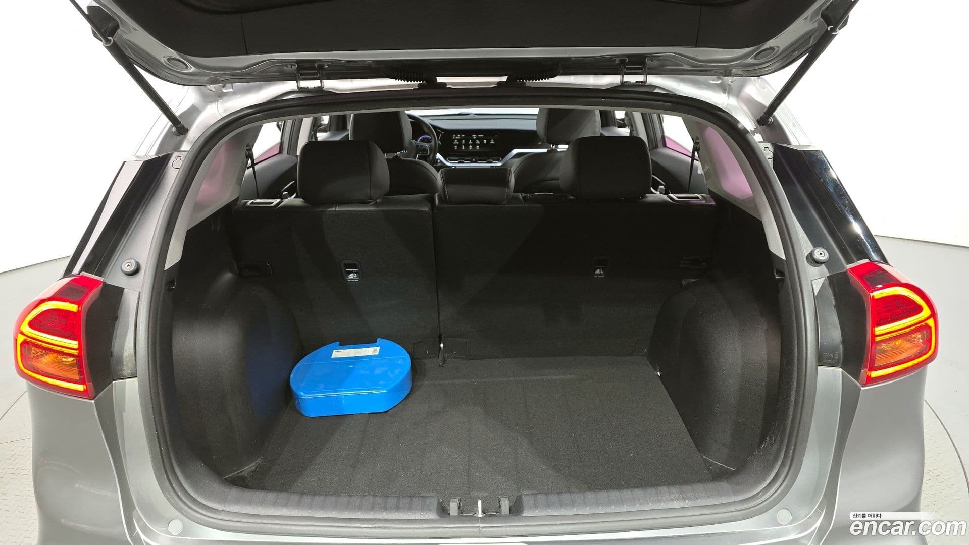 Main__Slider__Photo:Niro Kia 2020.8-19