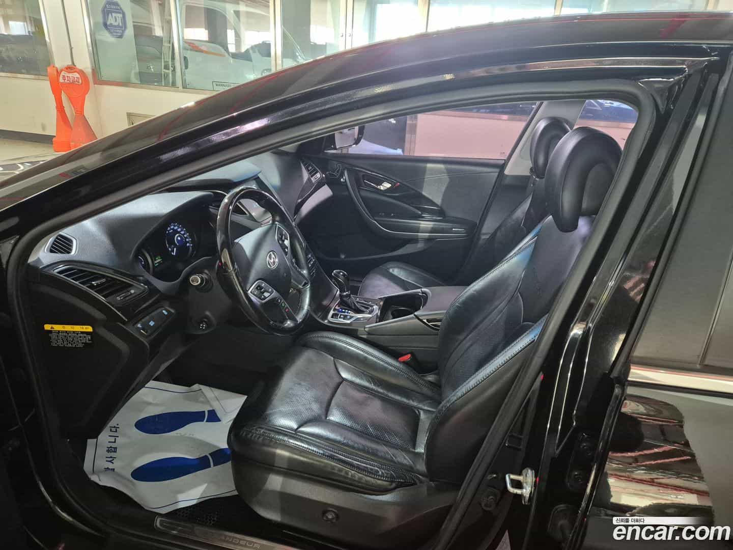 Grandeur Hyundai 2015.1-INNER-007