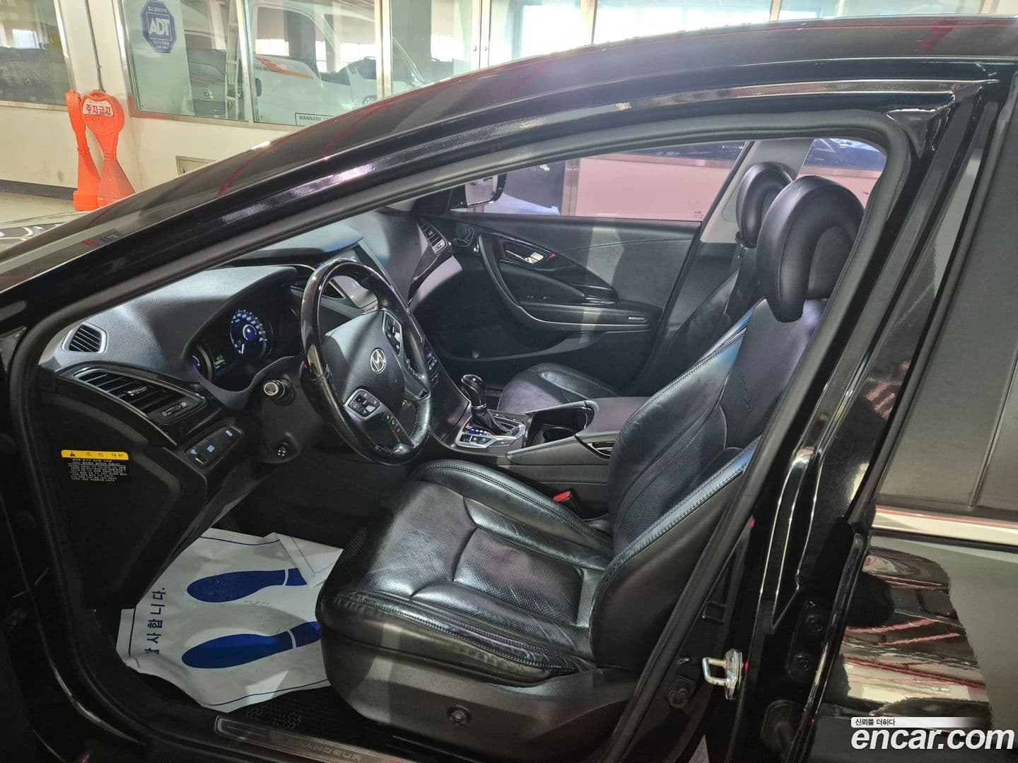 Main__Slider__Photo:Grandeur Hyundai 2015.1-6