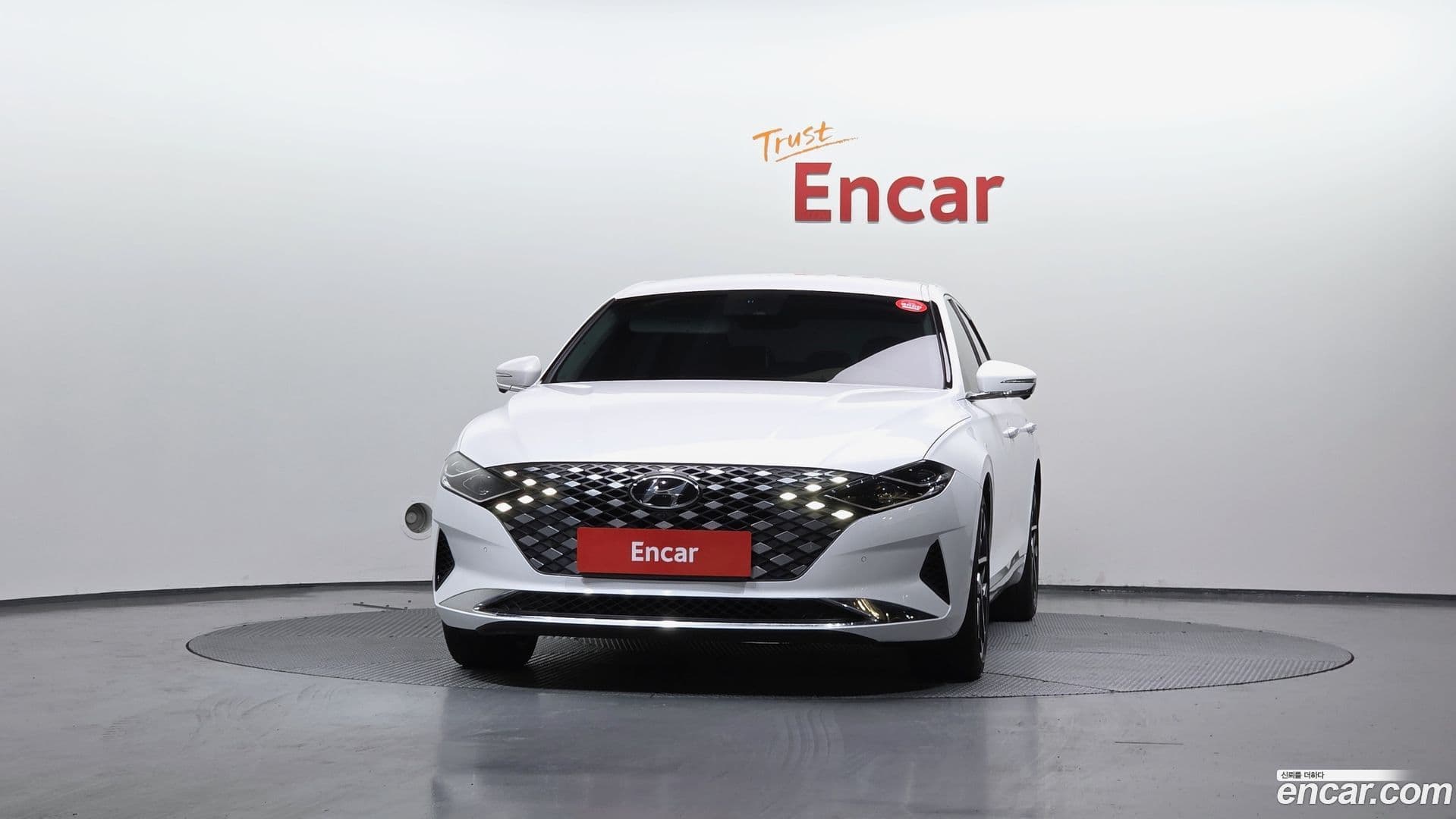 Main__Slider__Photo:Grandeur Hyundai 2020.7-2