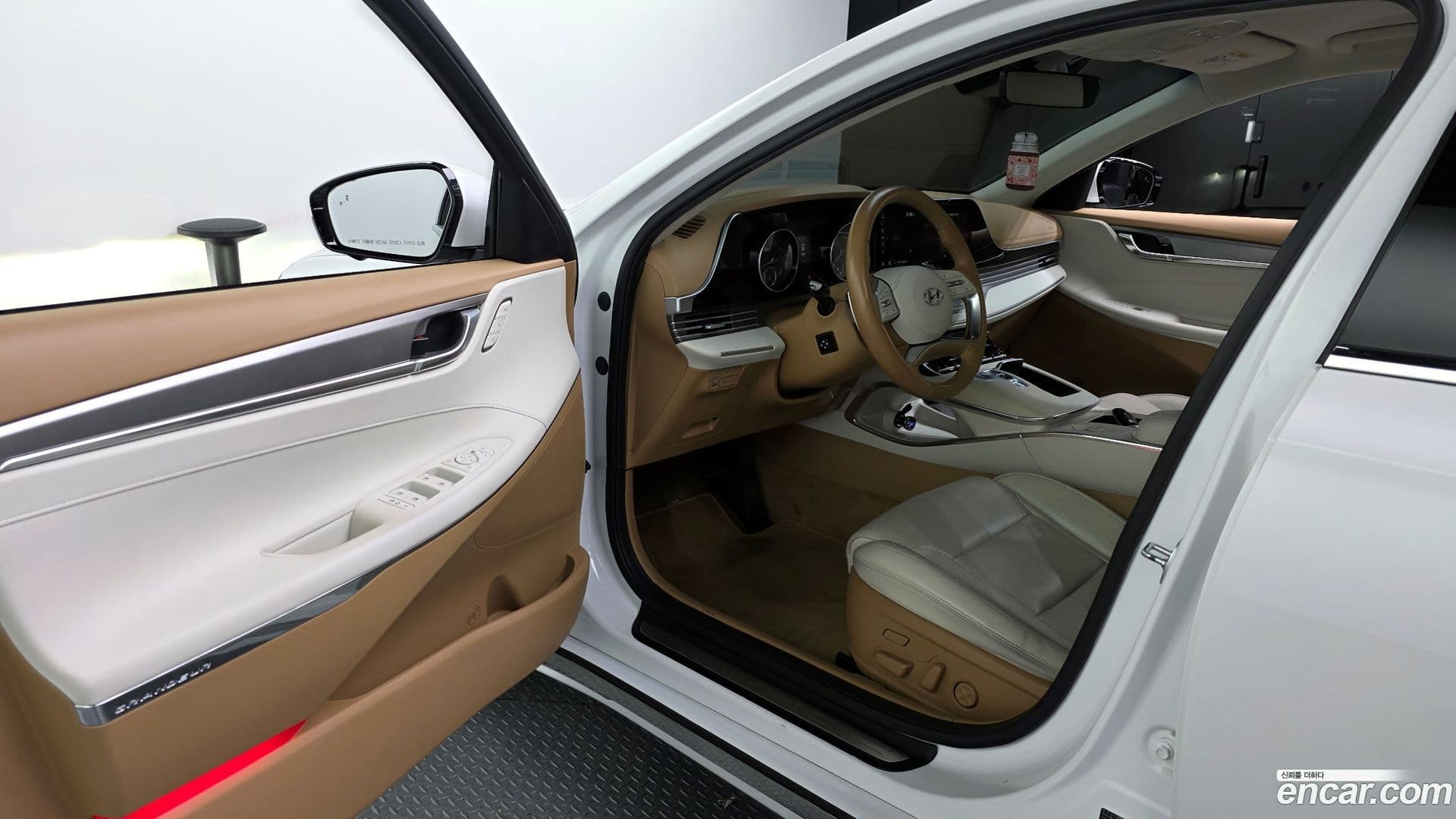 Main__Slider__Photo:Grandeur Hyundai 2020.7-9