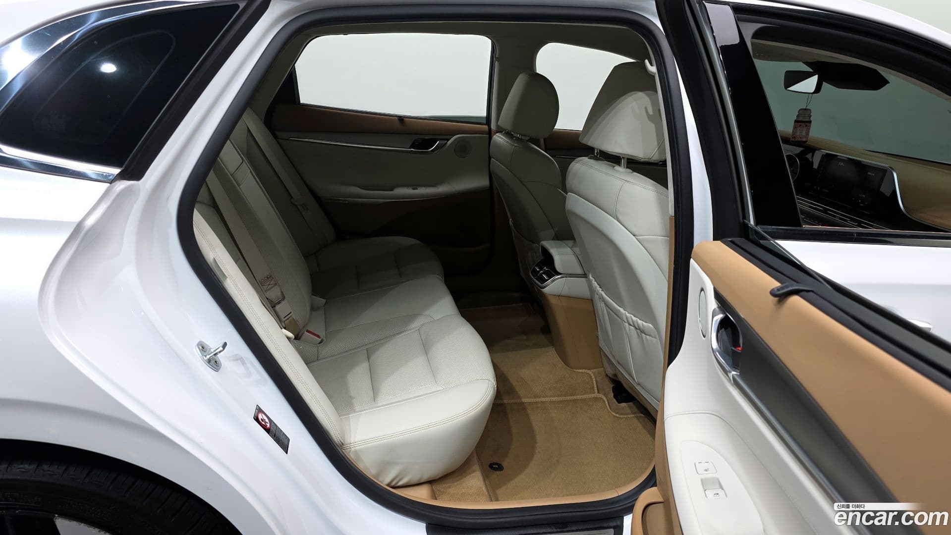 Main__Slider__Photo:Grandeur Hyundai 2020.7-11