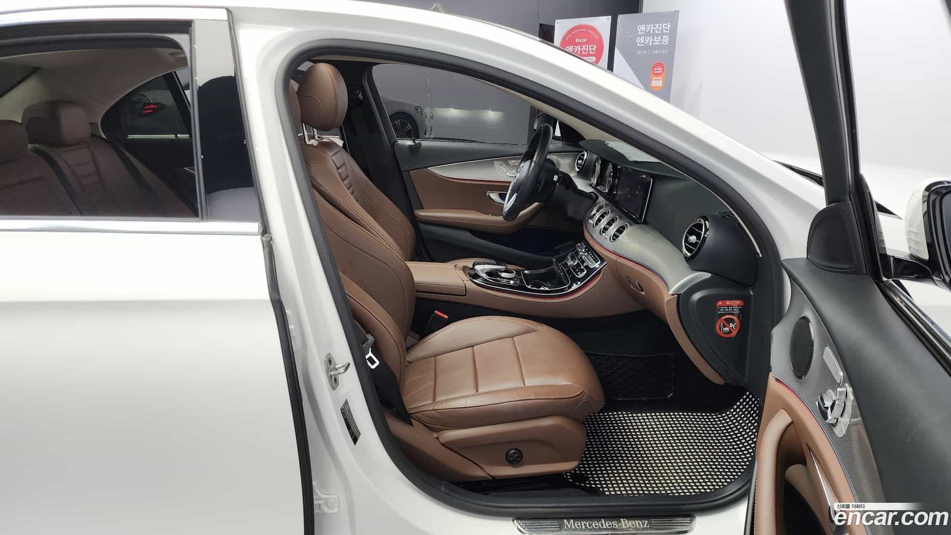 E-Class Mercedes-Benz 2018.9-INNER-010