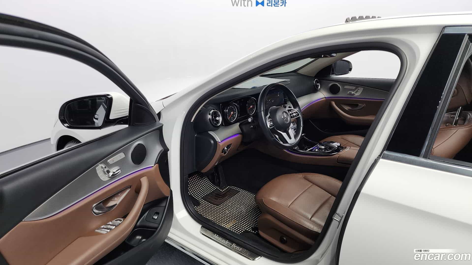 E-Class Mercedes-Benz 2018.9-OPTION-015