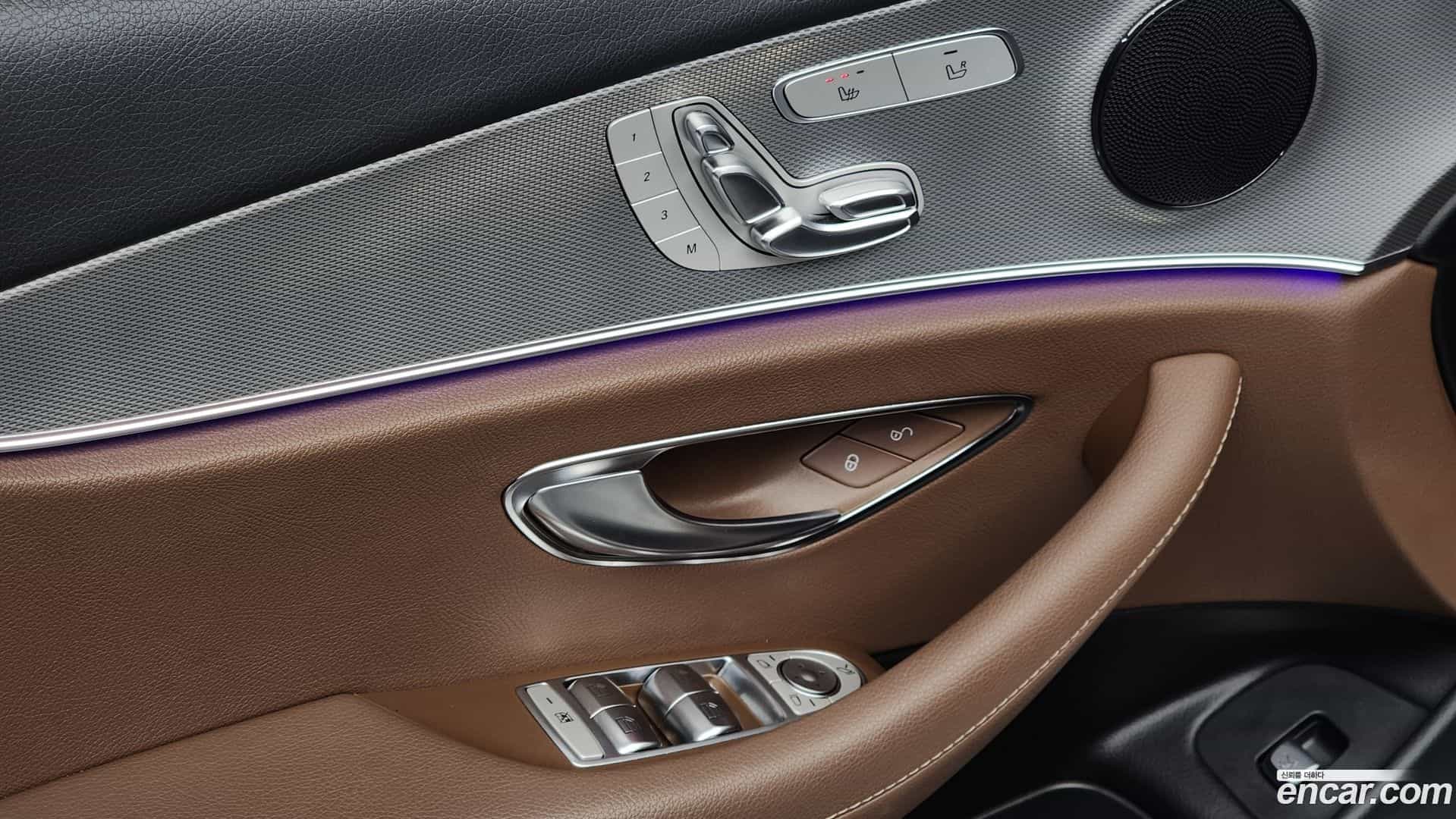 E-Class Mercedes-Benz 2018.9-OPTION-017